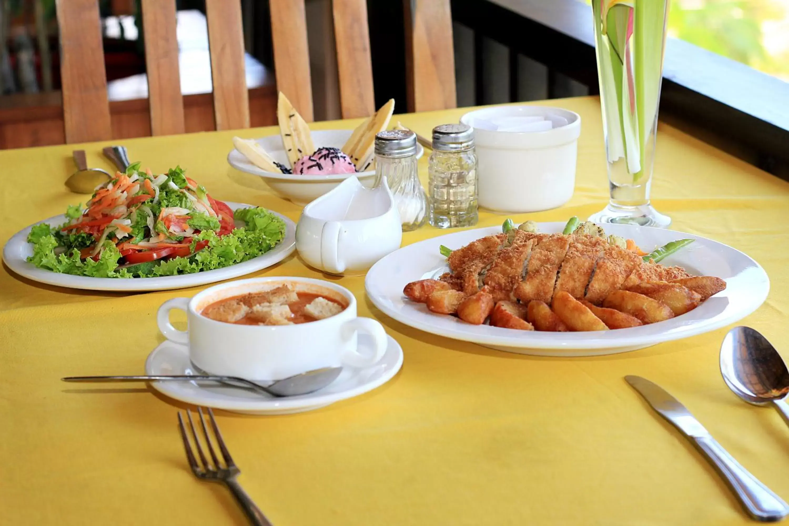 Food in Puri Sari Beach Hotel Food in Puri Sari Beach Hotel