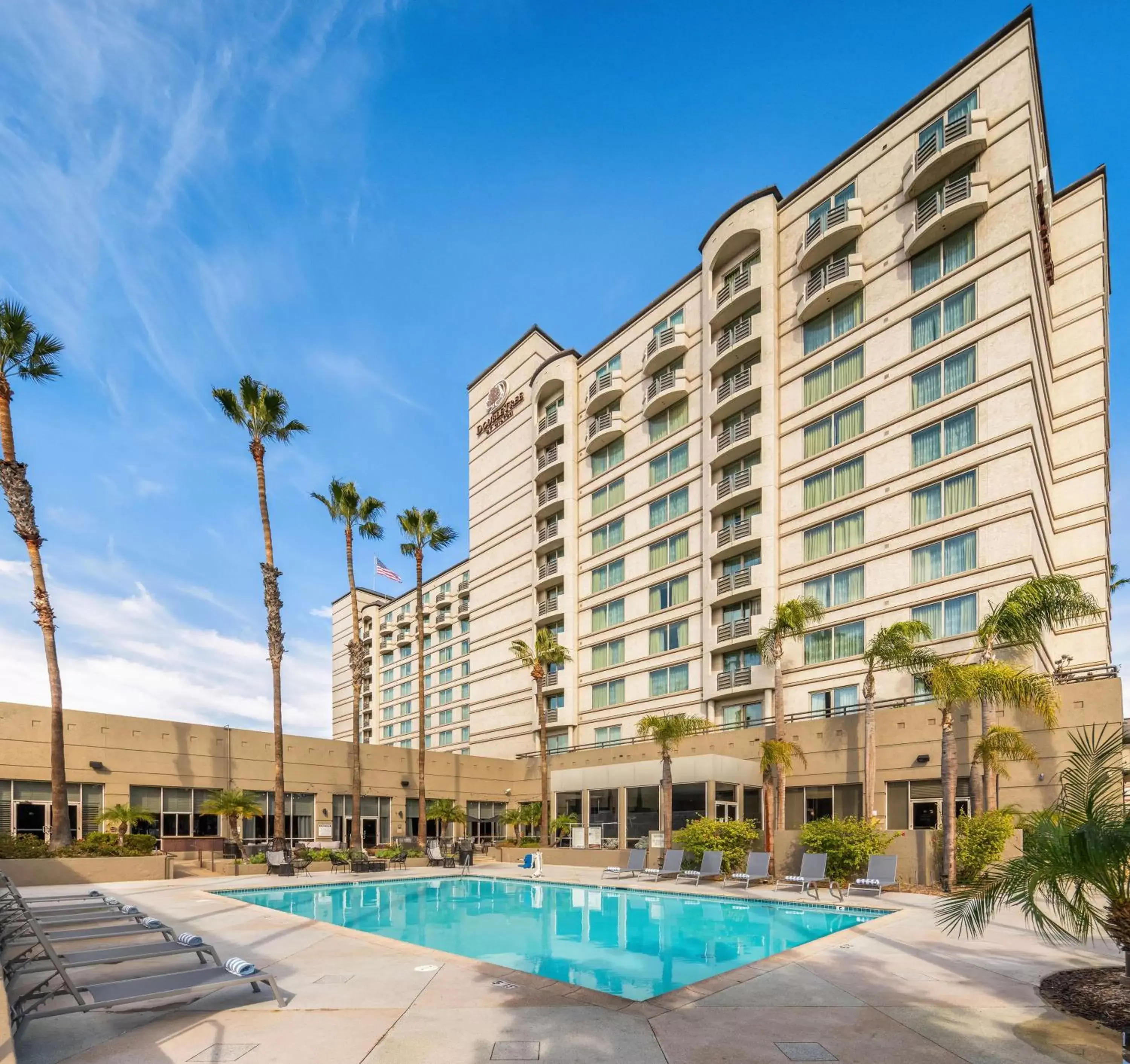 Pool view, Property Building in DoubleTree by Hilton San Diego-Mission Valley