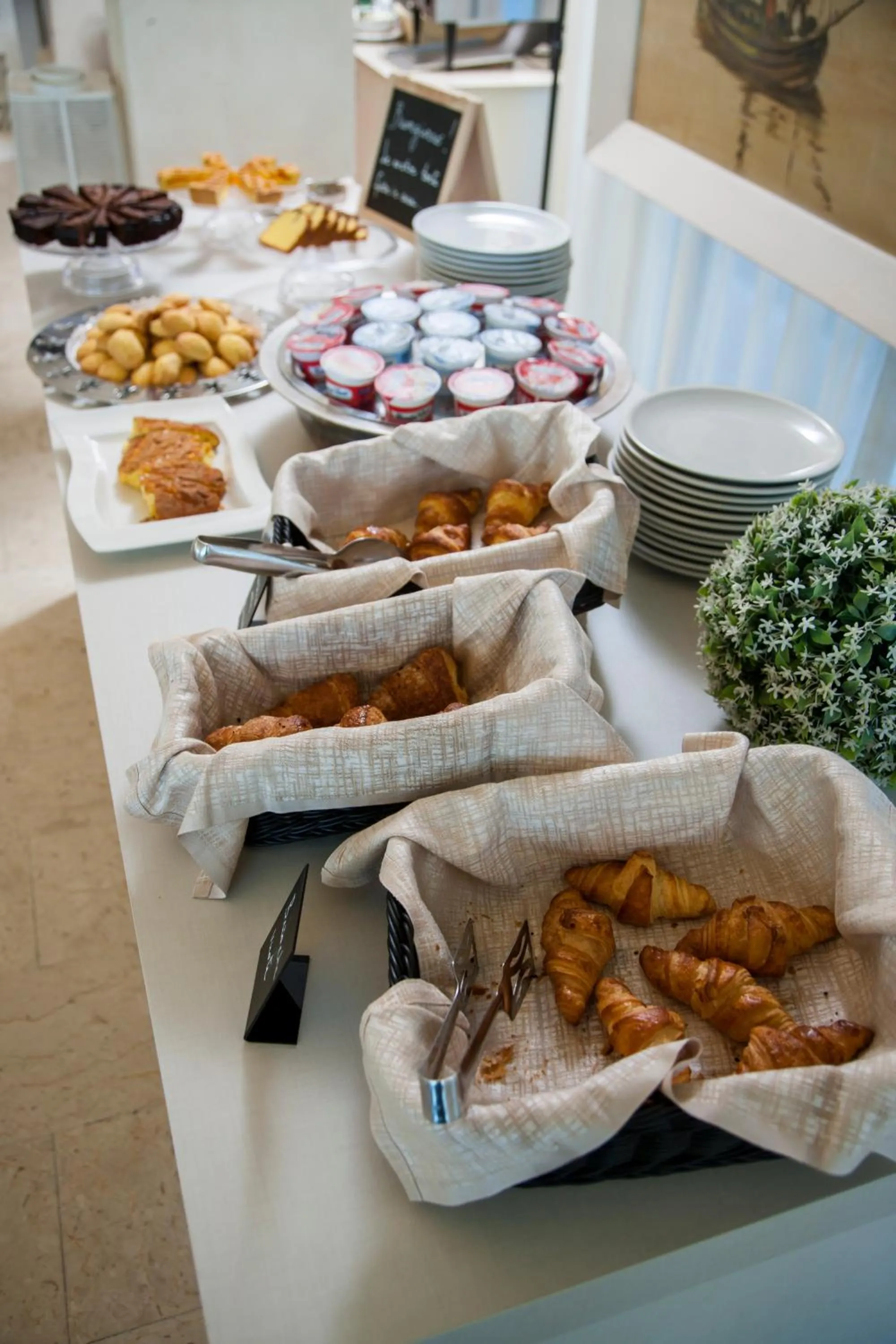 Breakfast in Hotel Mon Cheri