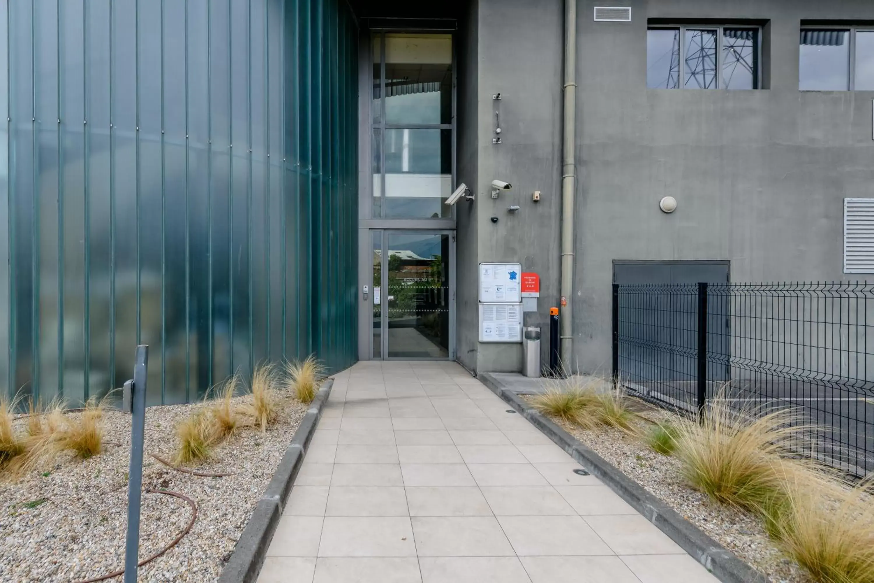 Facade/entrance in Comfort Aparthotel Bordeaux Begles Arena Facade/entrance in Comfort Aparthotel Bordeaux Begles Arena