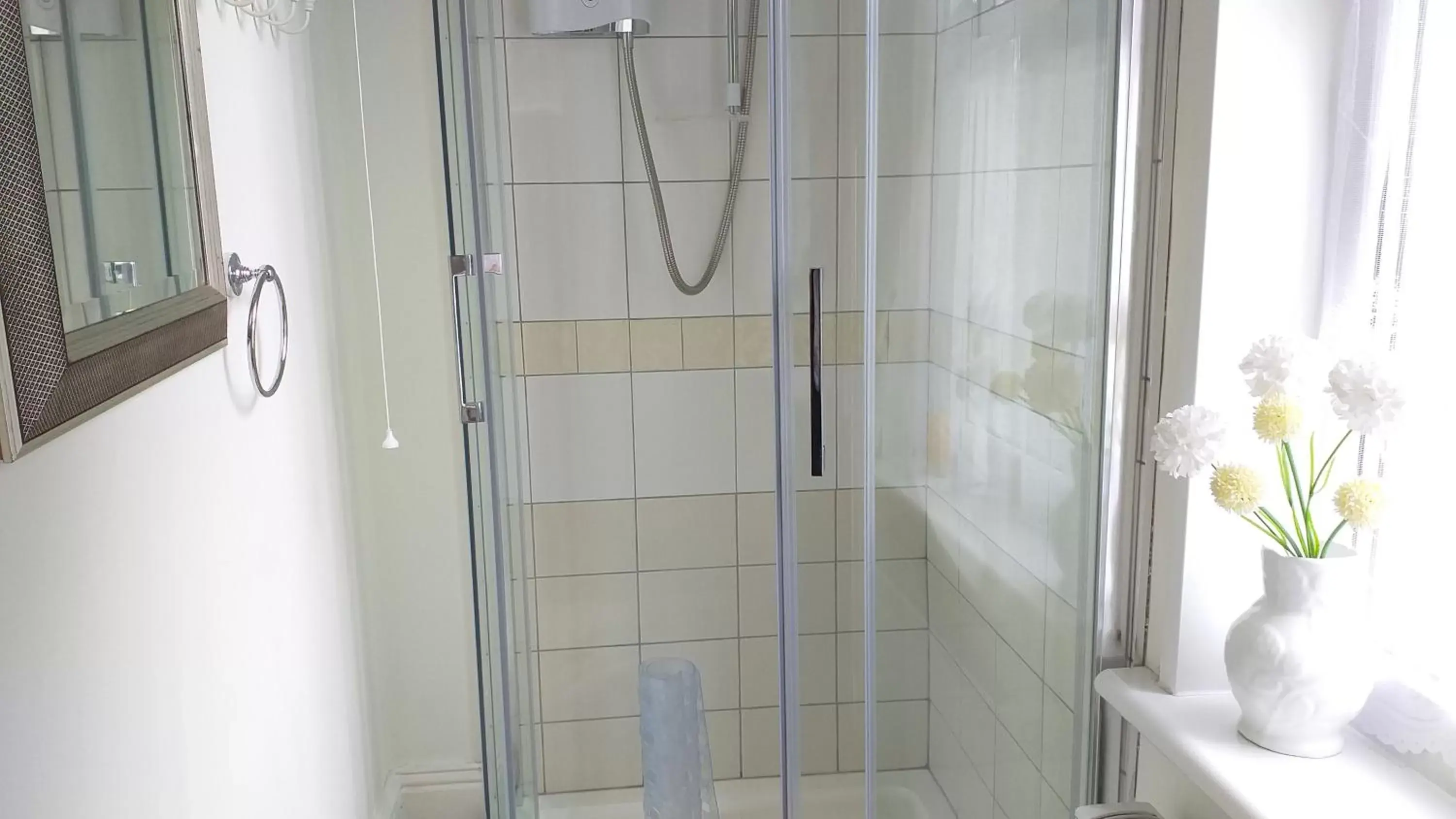 Shower, Bathroom in Littlebeck