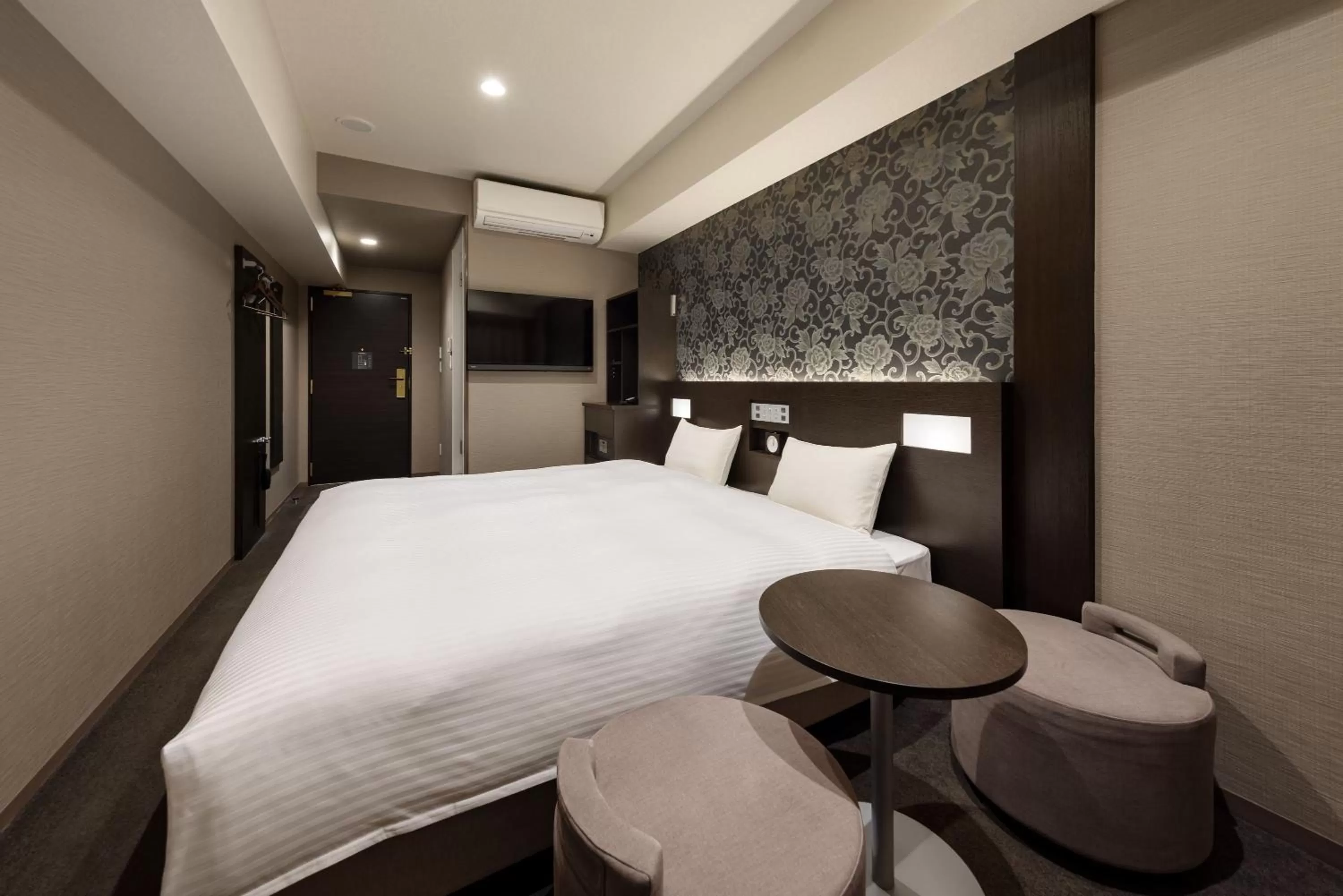 Photo of the whole room in the b namba-kuromon