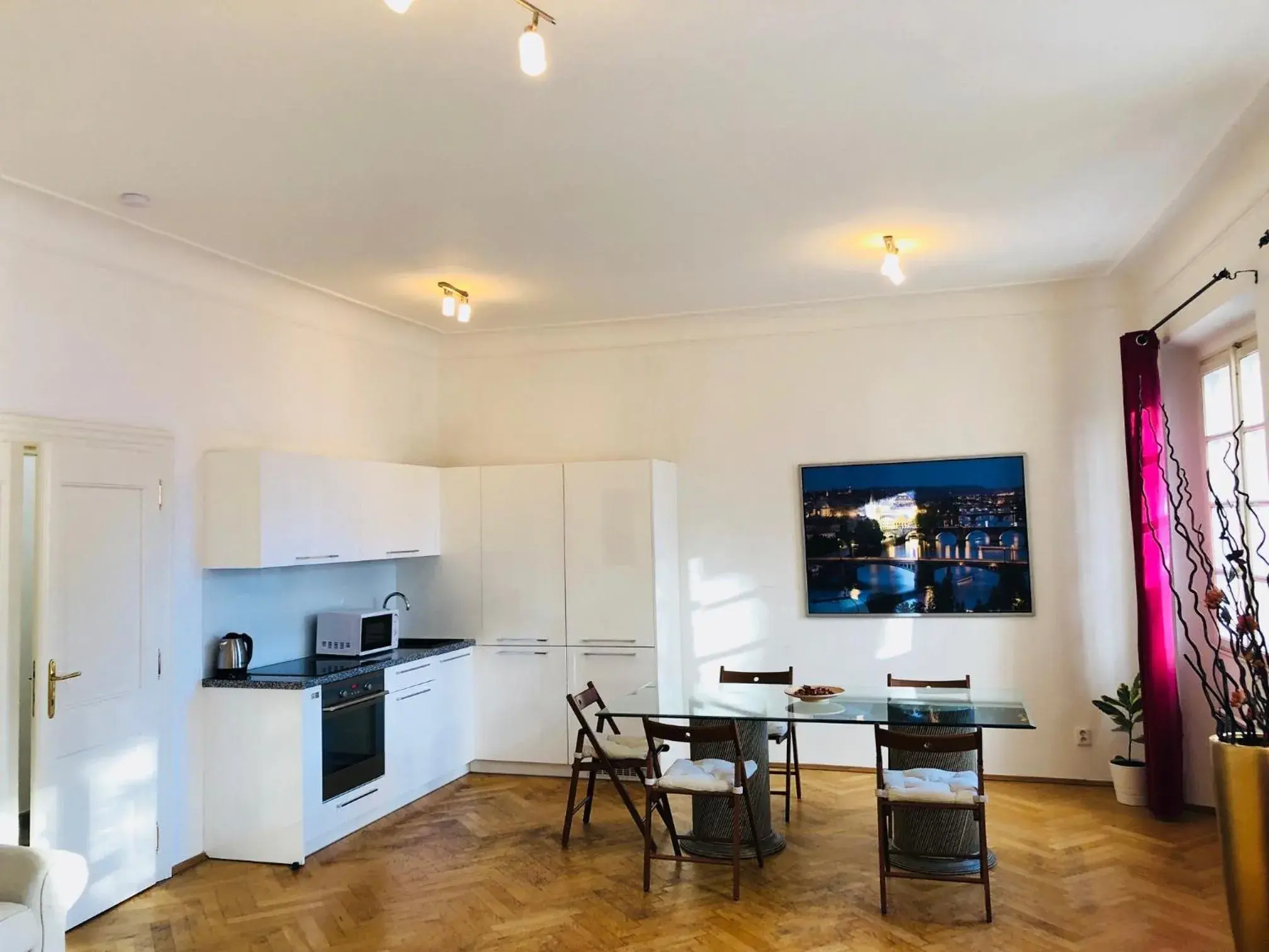 Kitchen or kitchenette, Kitchen/Kitchenette in Royal Road Residence