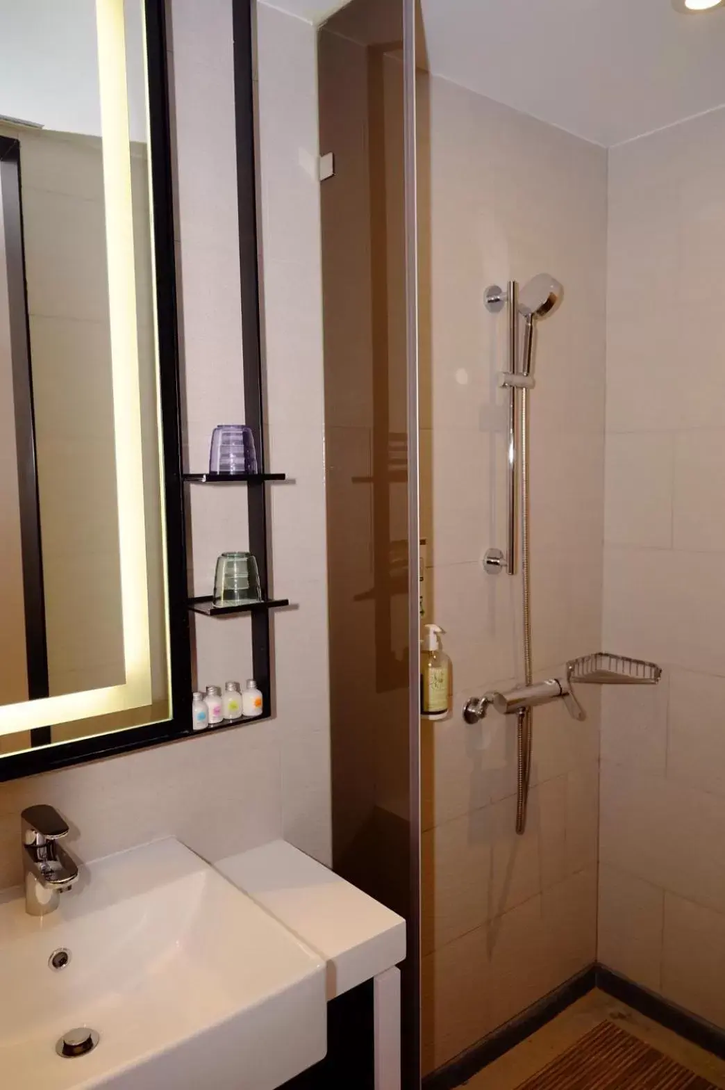 Bathroom in Uinn Business Hotel-Shihlin