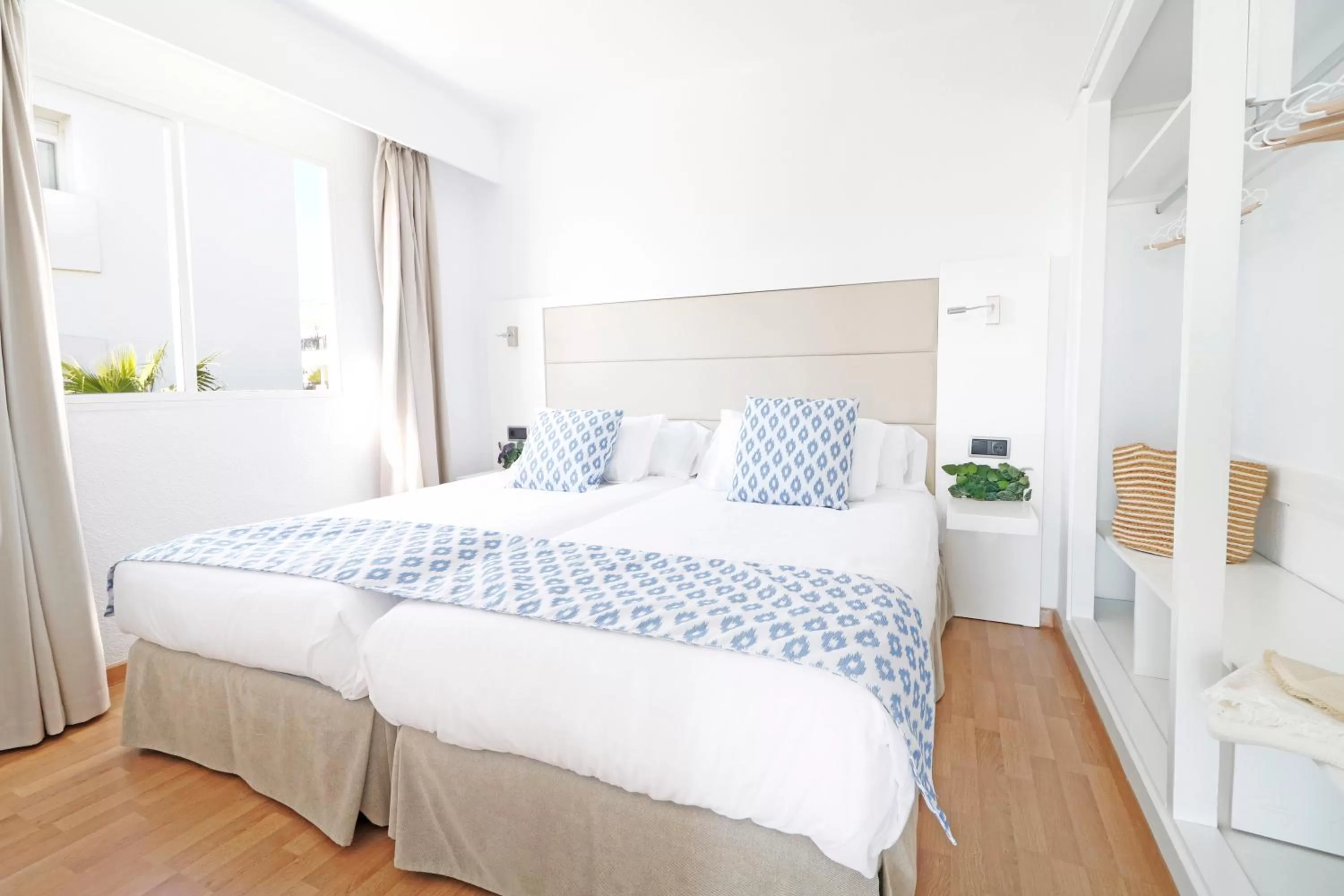 One-Bedroom Apartment with Sea View - Bonavida Palms in Bonavida Apartments