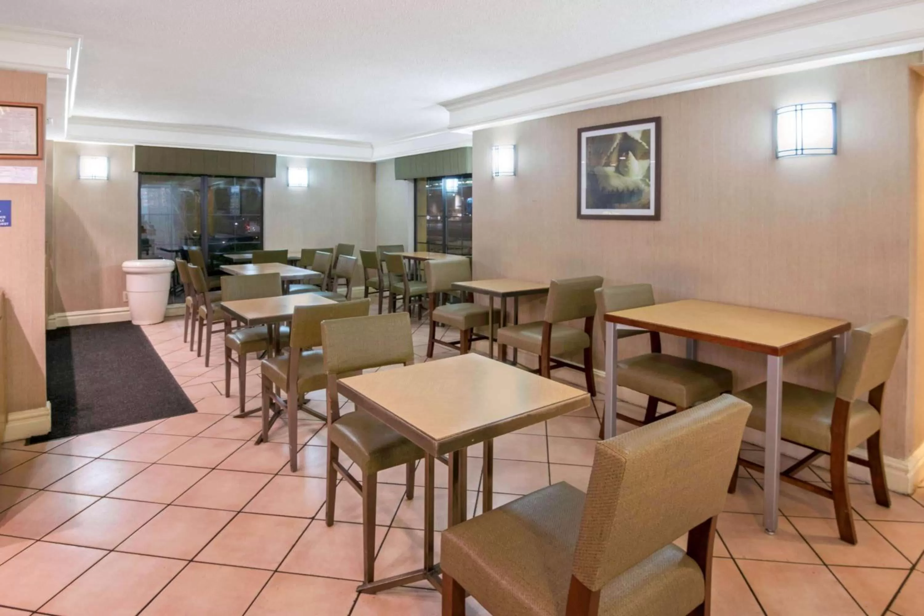 Restaurant/places to eat in La Quinta Inn by Wyndham San Antonio Market Square