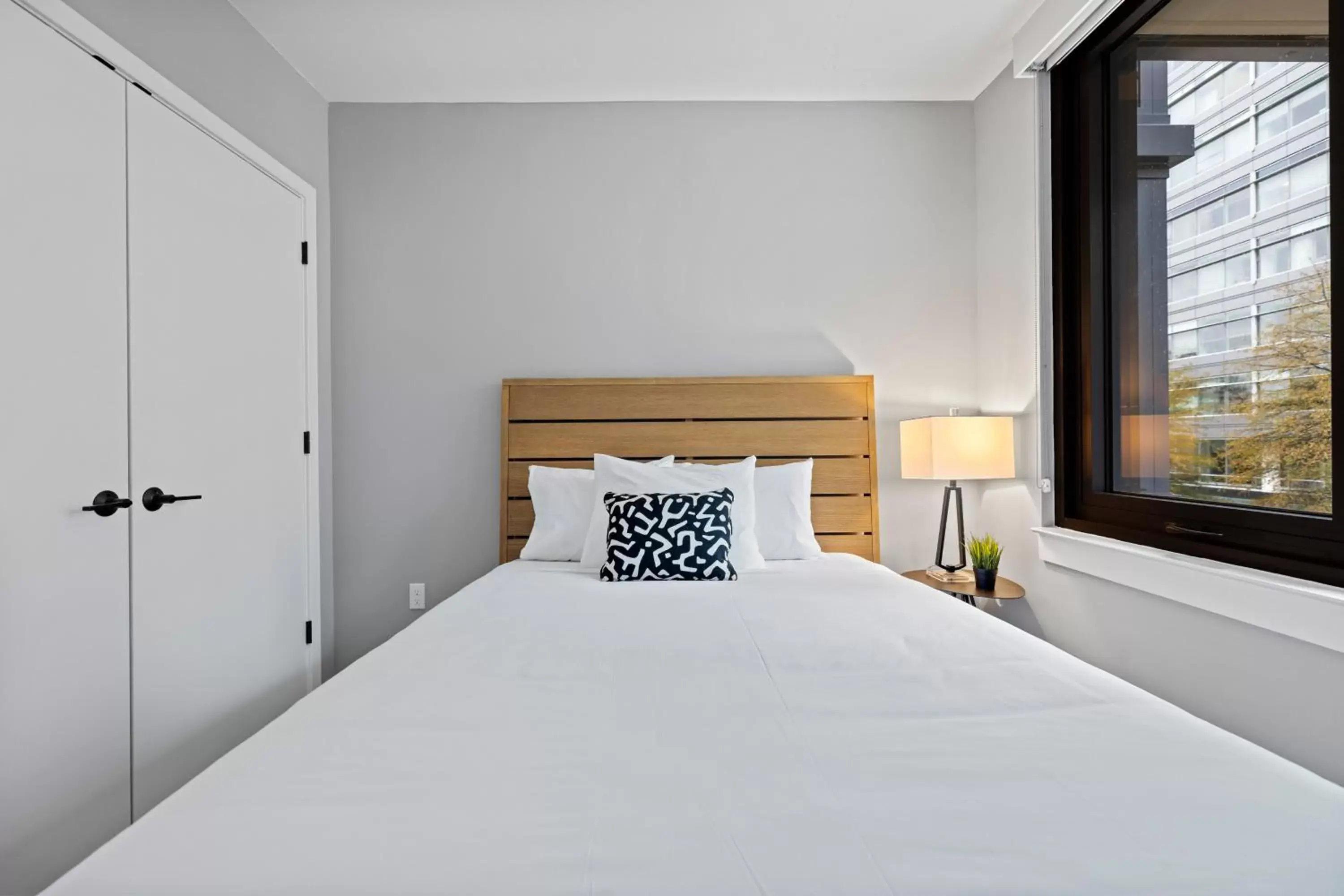 Bed in Coda on Half, a Placemakr Experience