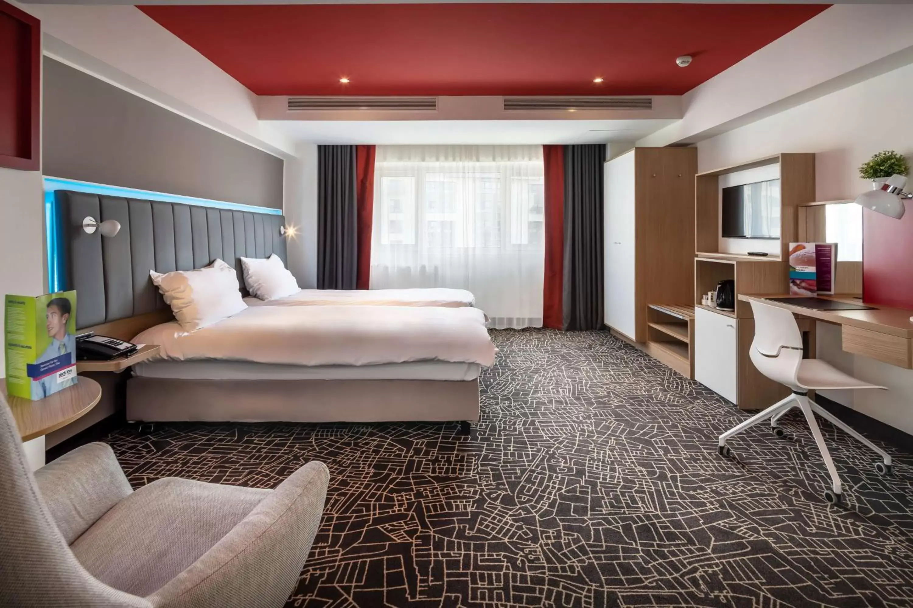 Junior Suite in Park Inn by Radisson Bucharest Hotel & Residence Junior Suite in Park Inn by Radisson Bucharest Hotel & Residence