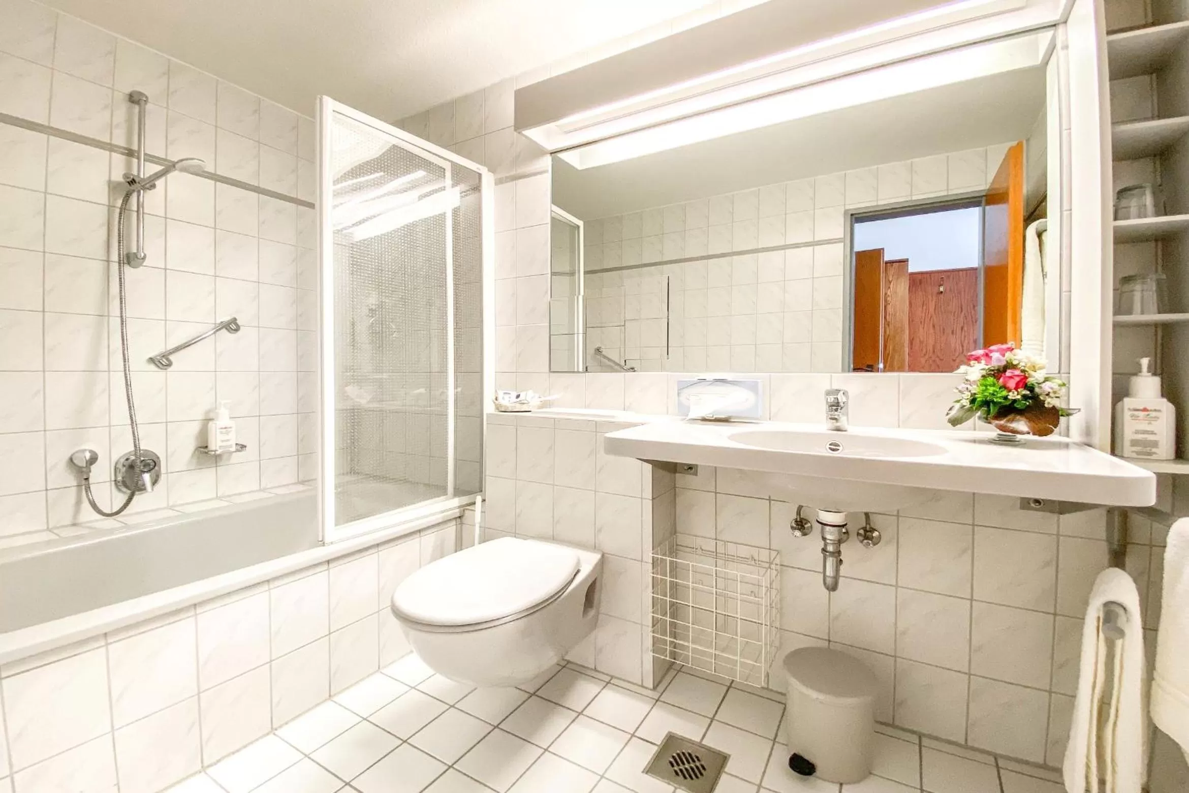 Bathroom in Hotel-Restaurant Vier Linden