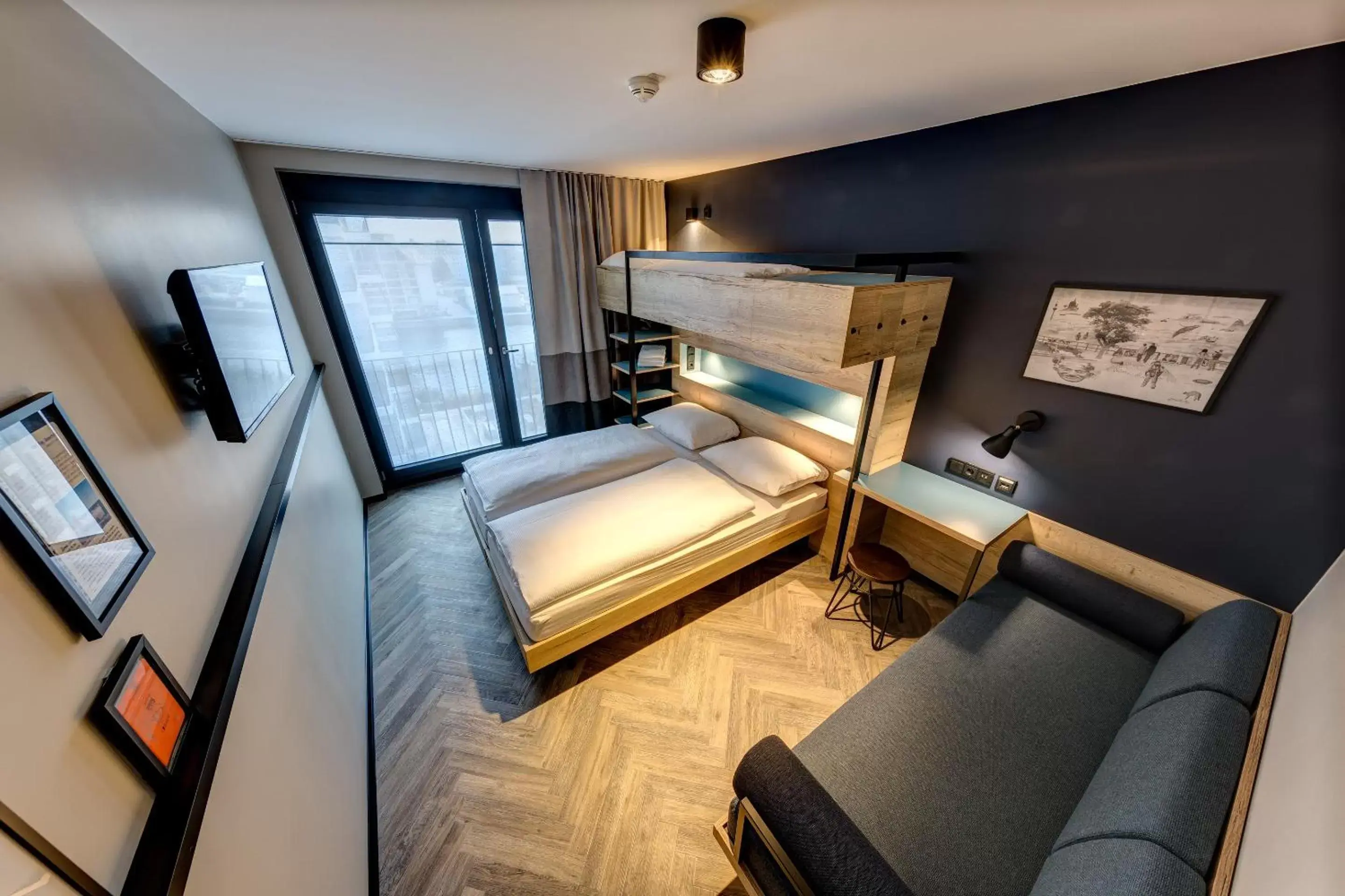 Bed in Schulz Hotel Berlin Wall at the East Side Gallery Bed in Schulz Hotel Berlin Wall at the East Side Gallery