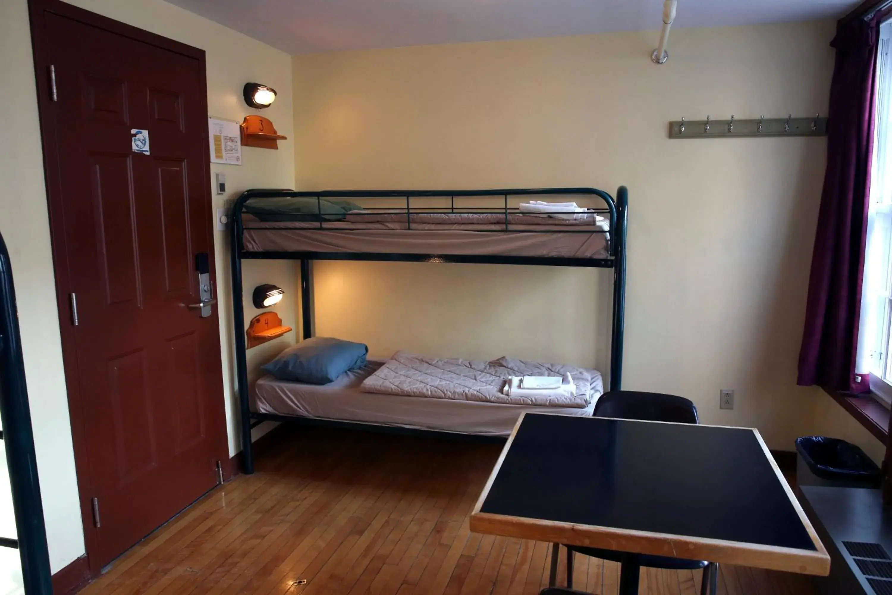 Bedroom, Bunk Bed in Auberge Internationale de Quebec - HI CANADA