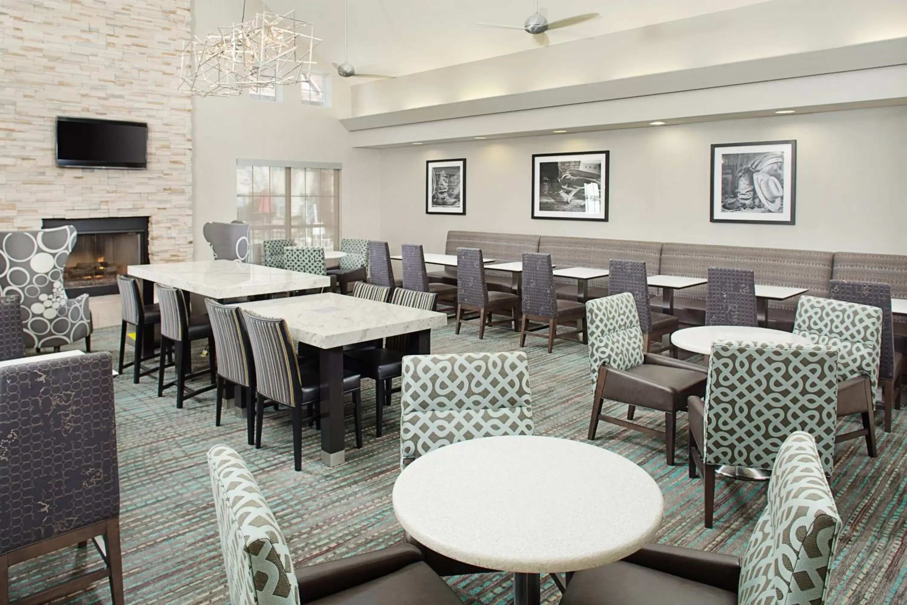 Restaurant/Places to Eat in Residence Inn Arlington