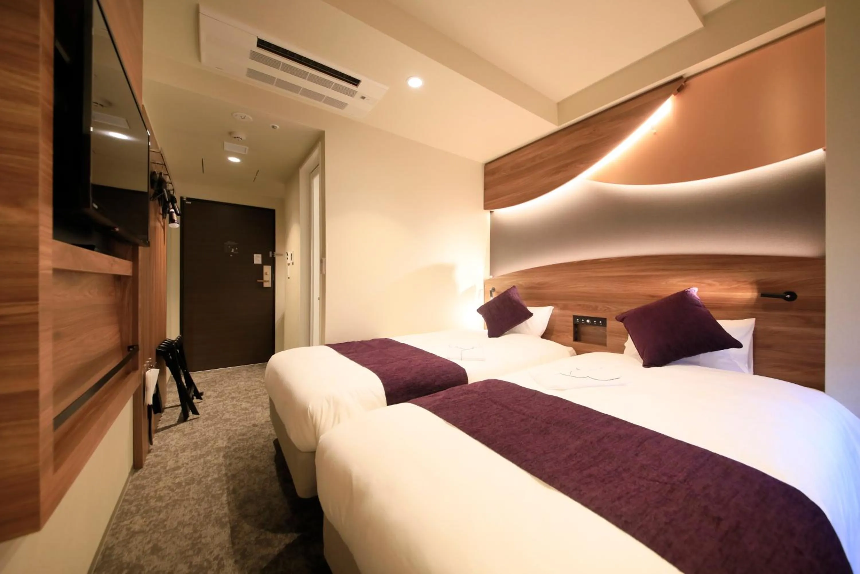 Bed in Quintessa Hotel Tokyo Ginza