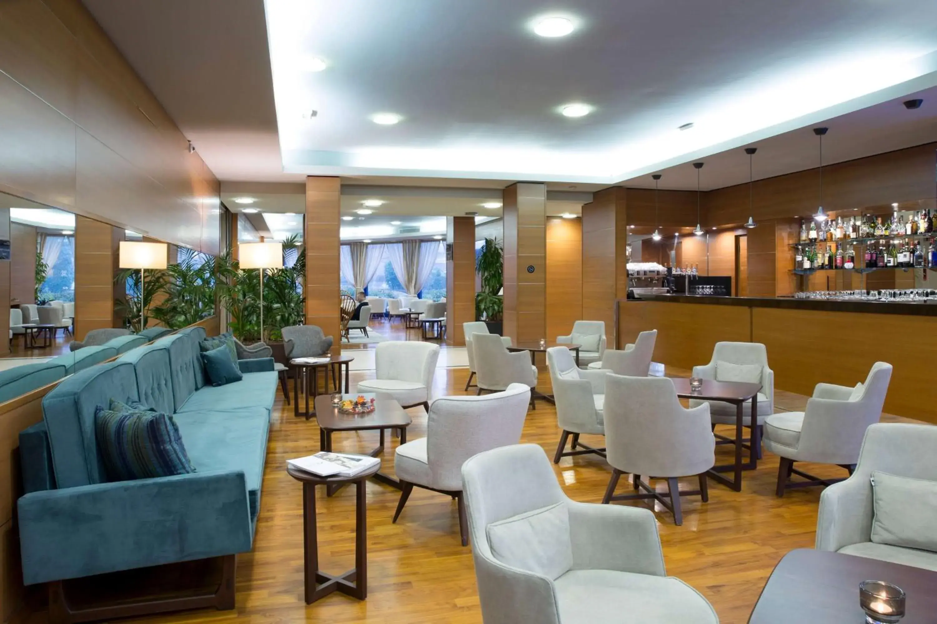 Lobby or reception, Lounge/Bar in Dolce by Wyndham Milan Malpensa