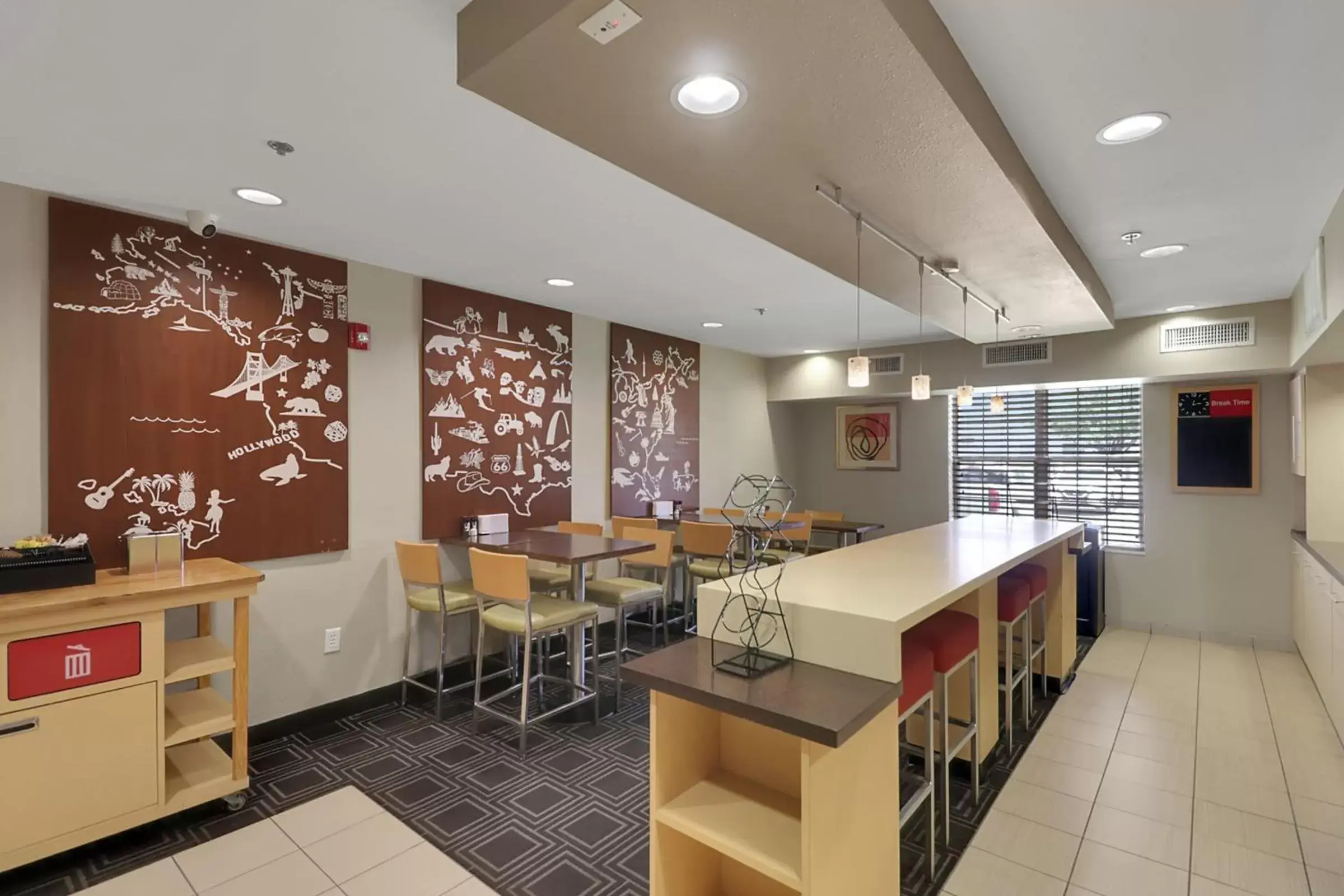 Breakfast, Restaurant/Places to Eat in TownePlace Suites by Marriott College Station