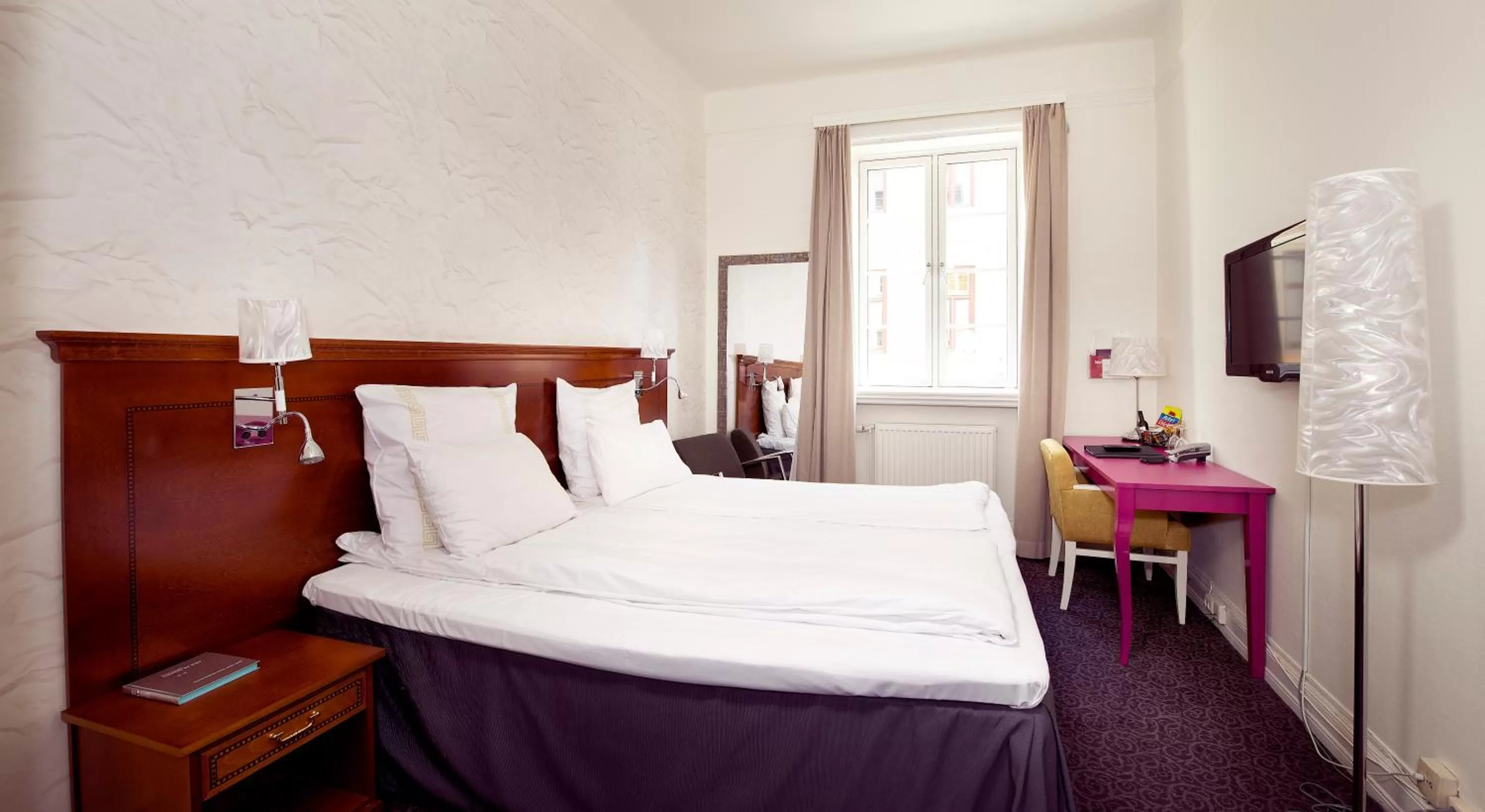 Bed in Home Hotel Savoy