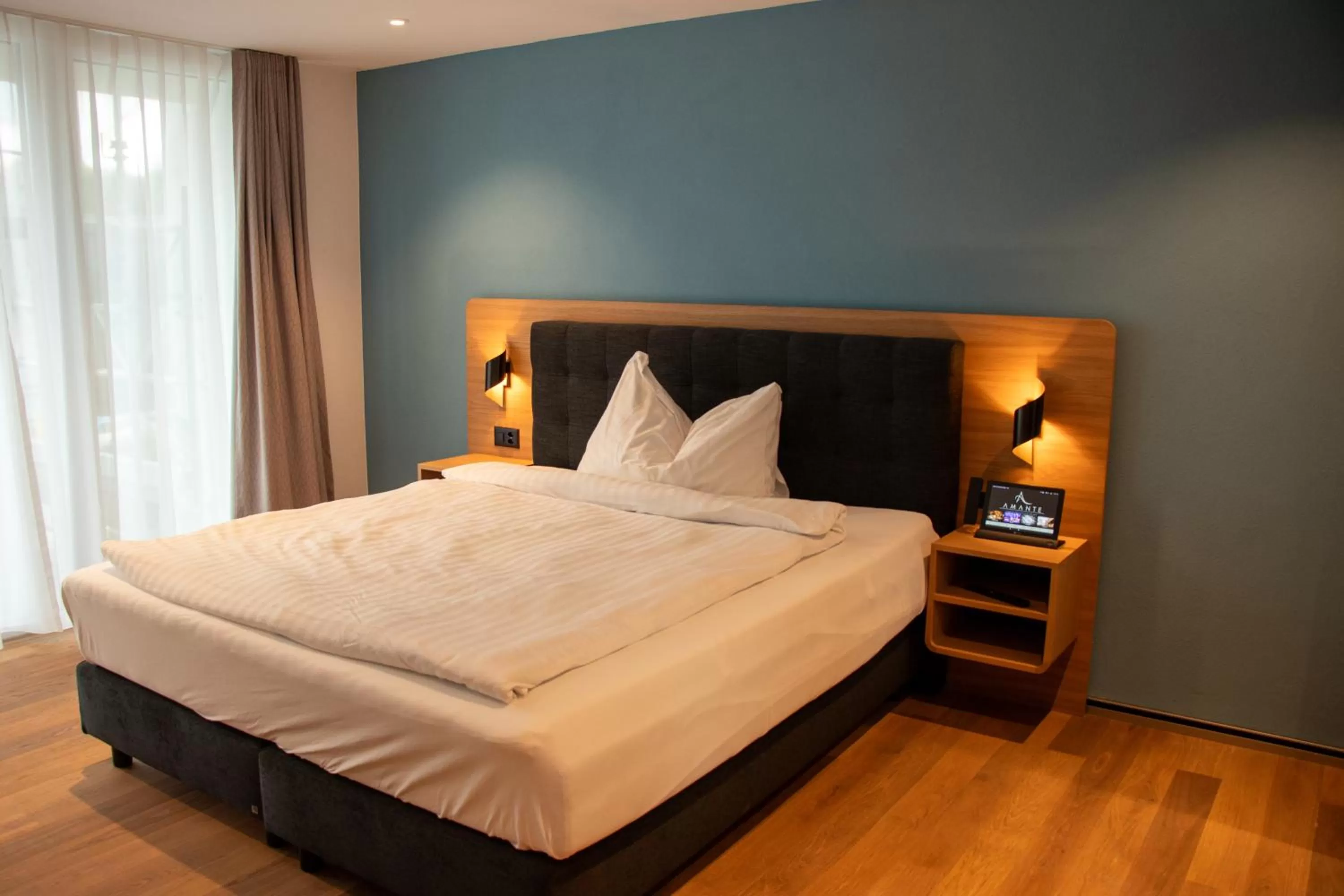 Photo of the whole room, Bed in AMANTE Hotel