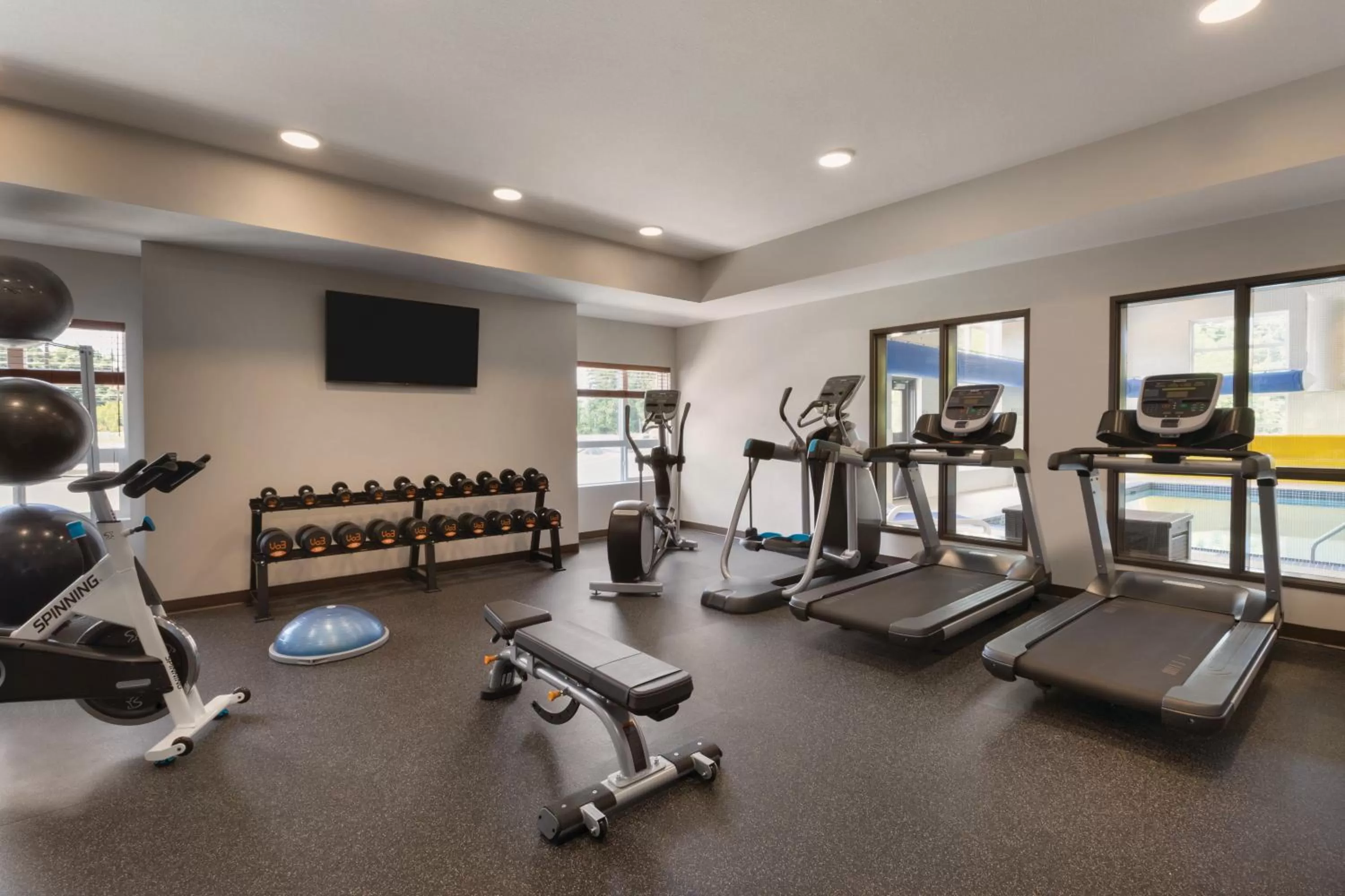 Fitness centre/facilities in Microtel Inn & Suites by Wyndham Portage La Prairie