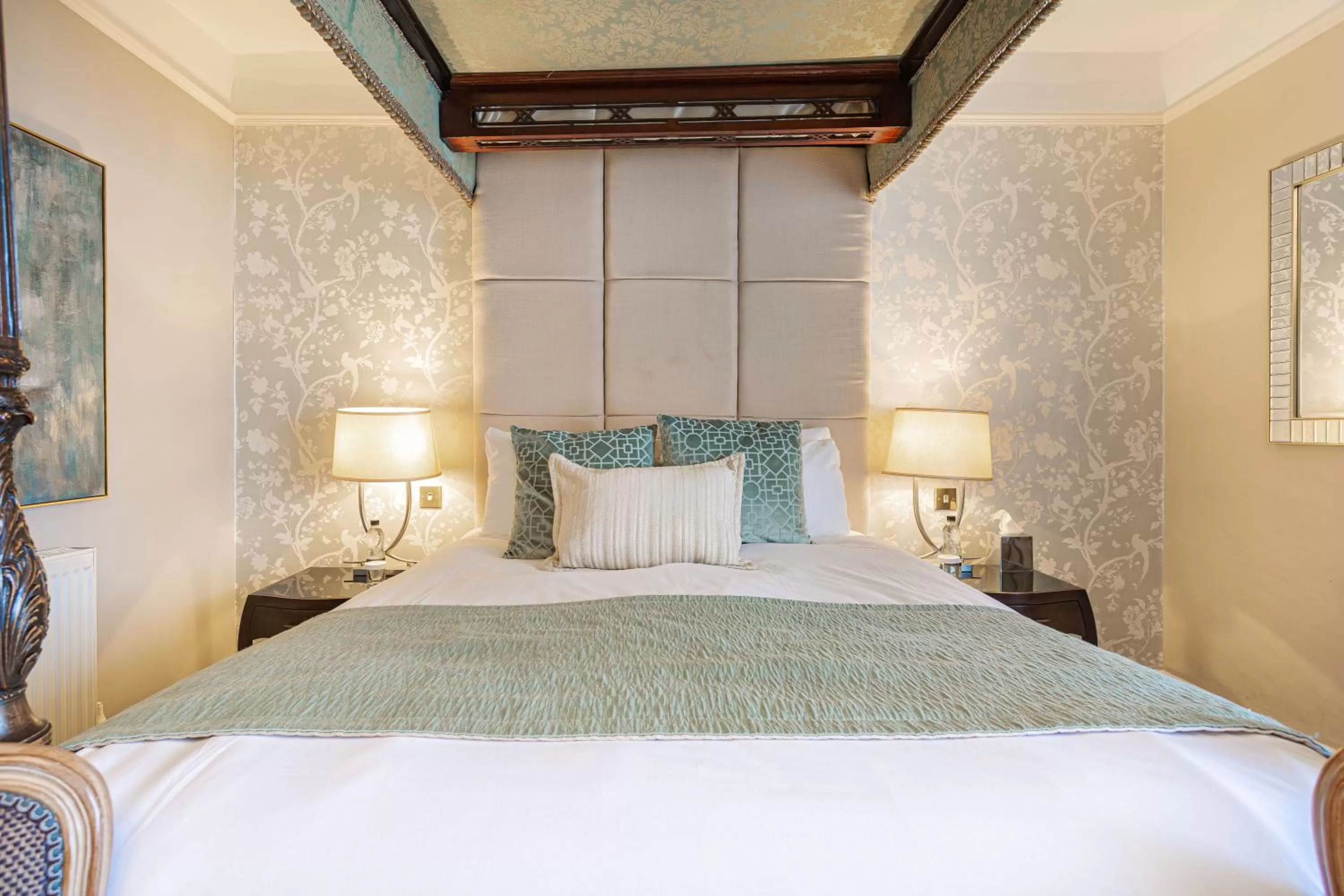 Bed in The Swan Hotel, Wells, Somerset - The Coaching Inn Group
