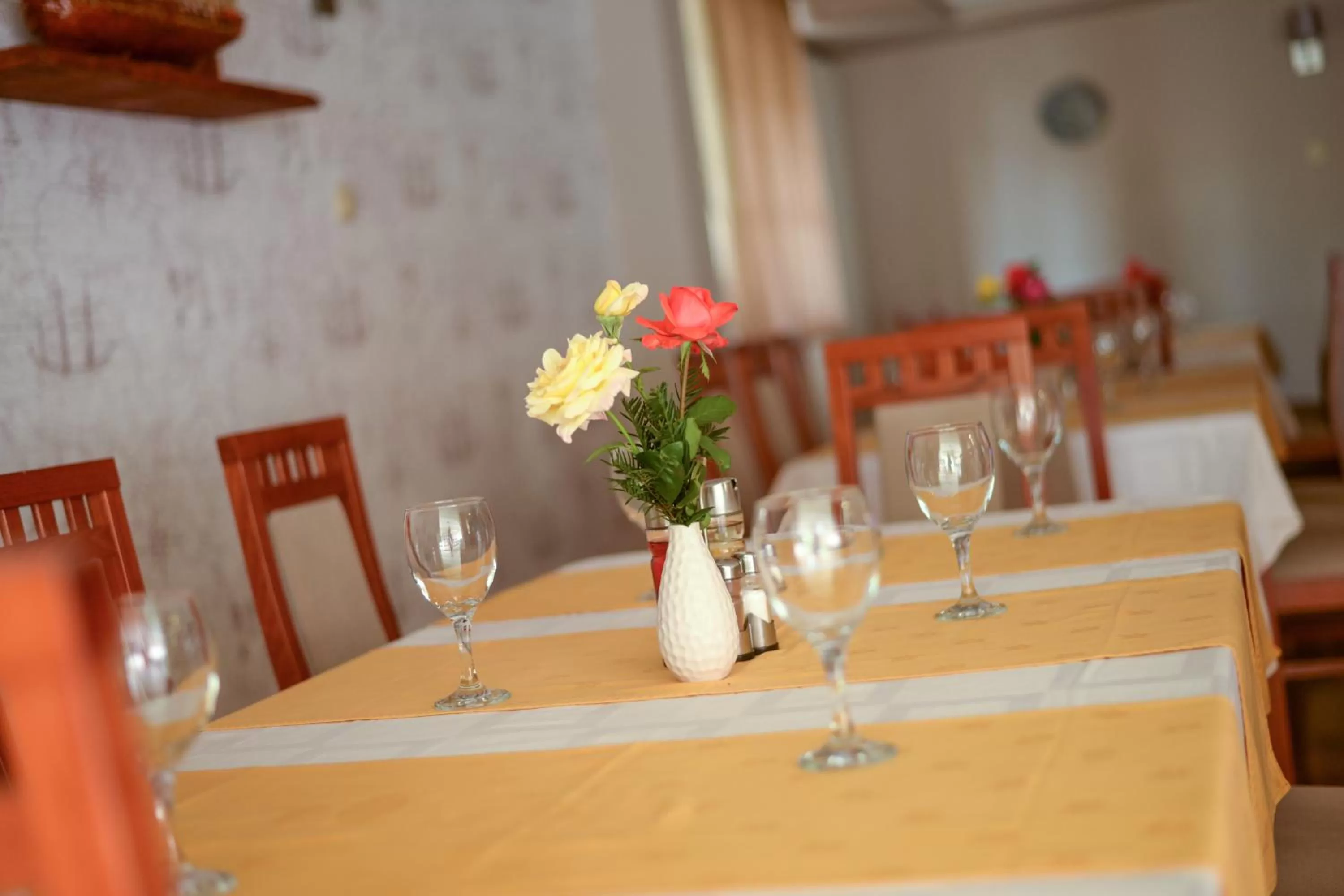 Restaurant/places to eat in Hotel Fontana