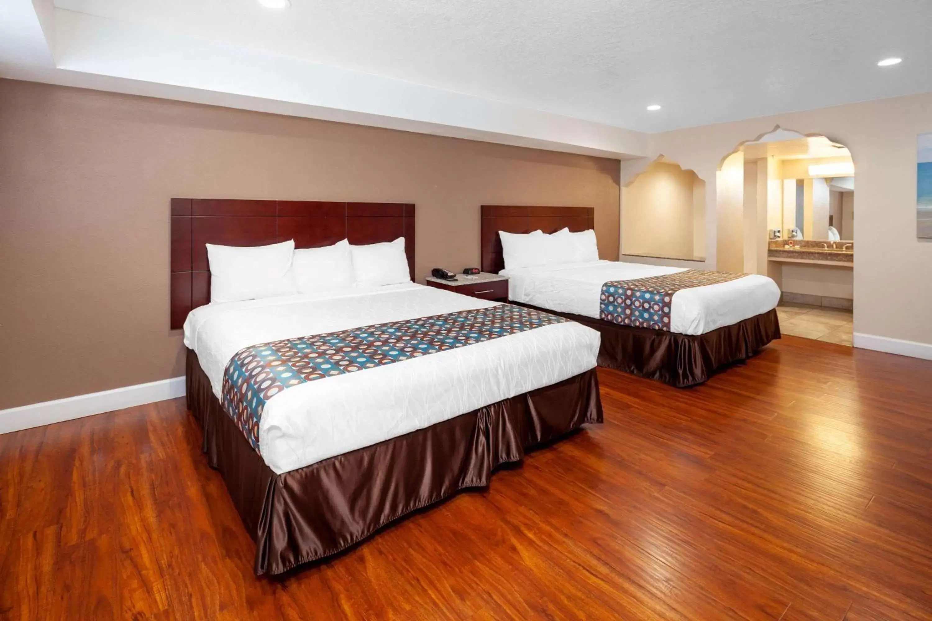 Photo of the whole room, Bed in Travelodge by Wyndham Harbor City