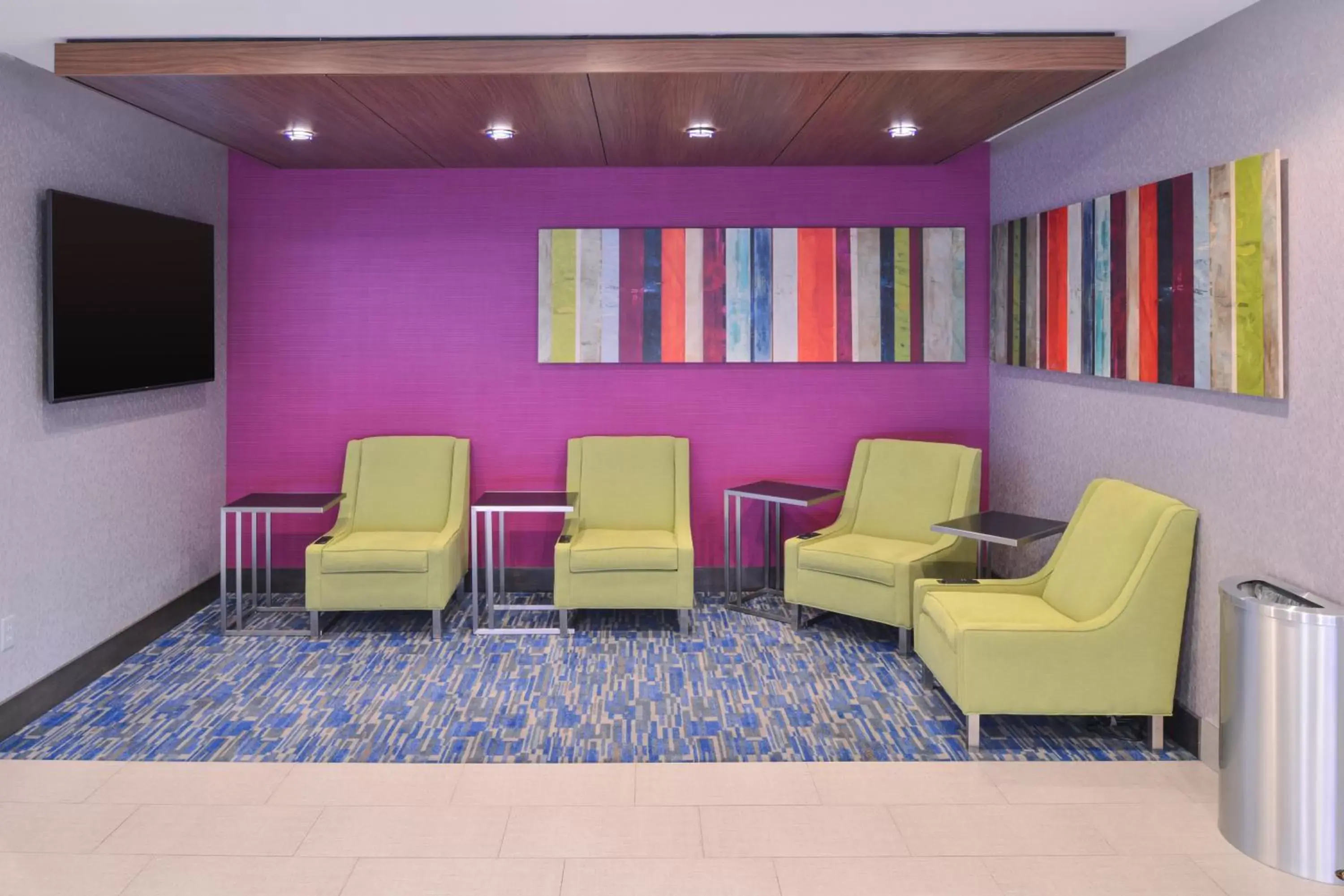 Property building in Holiday Inn Express and Suites Bryant - Benton Area by IHG Property building in Holiday Inn Express and Suites Bryant - Benton Area by IHG