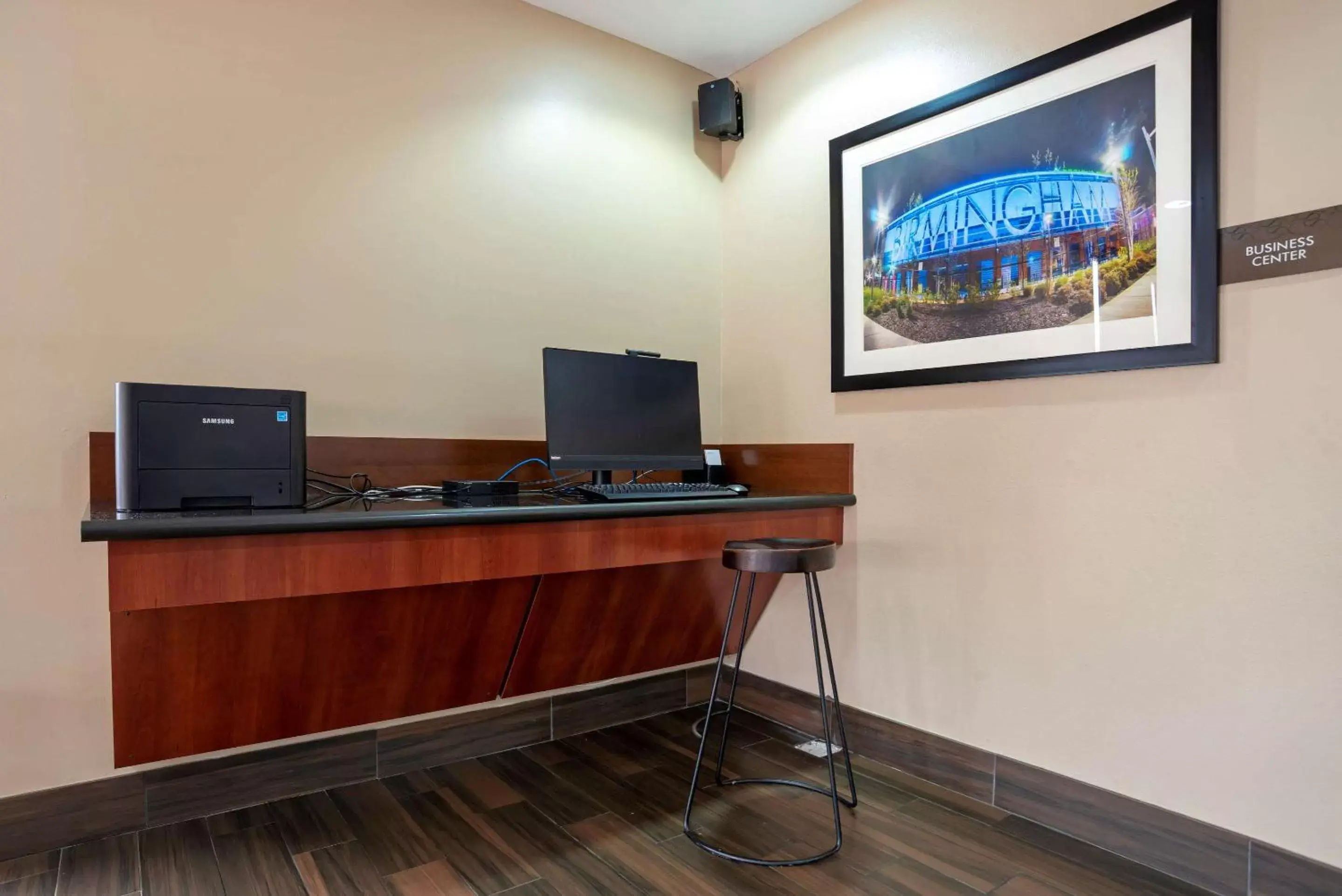 On site, TV/Entertainment Center in Comfort Suites Fultondale I-65 near I-22