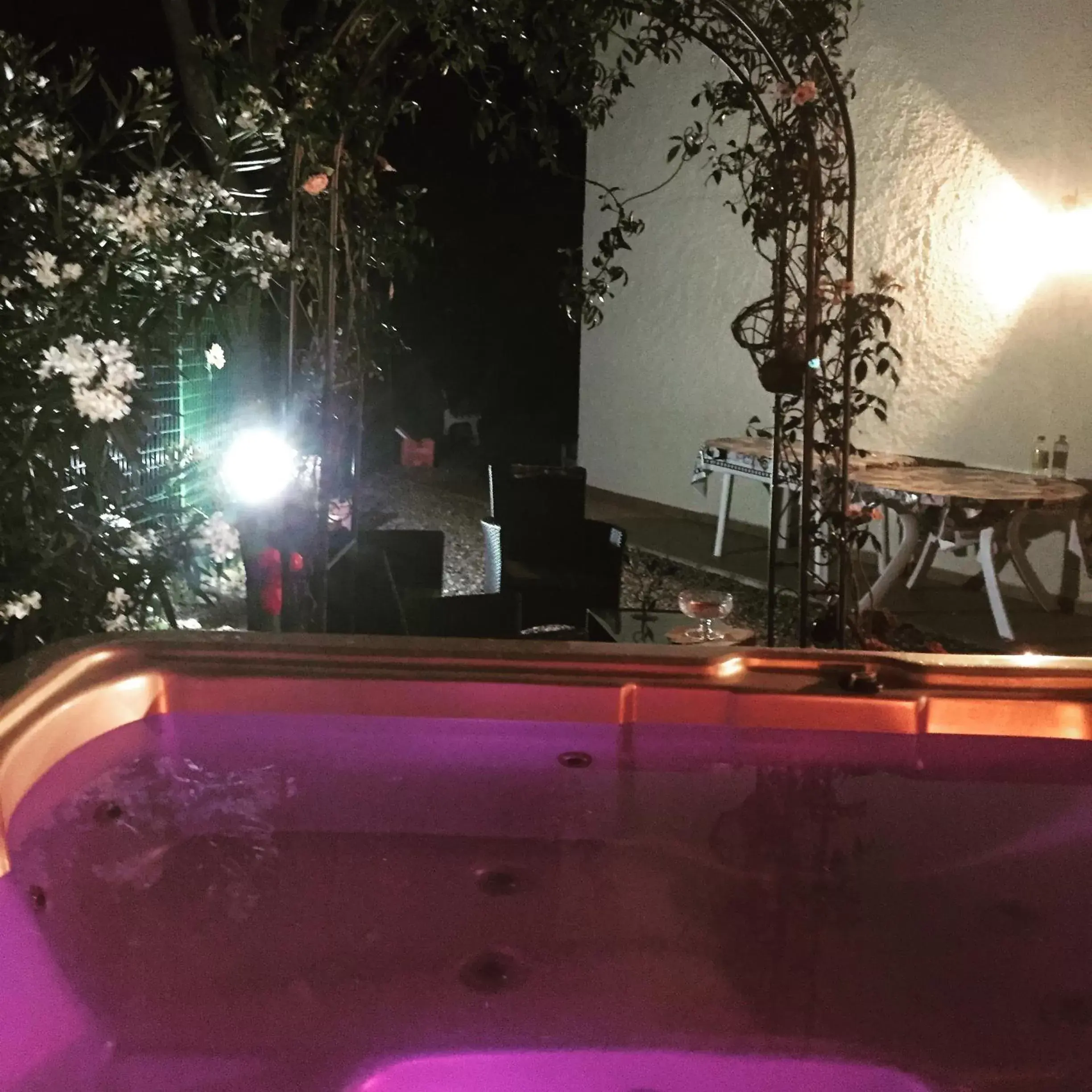 Hot Tub, Swimming Pool in Le Tartarughe B&B
