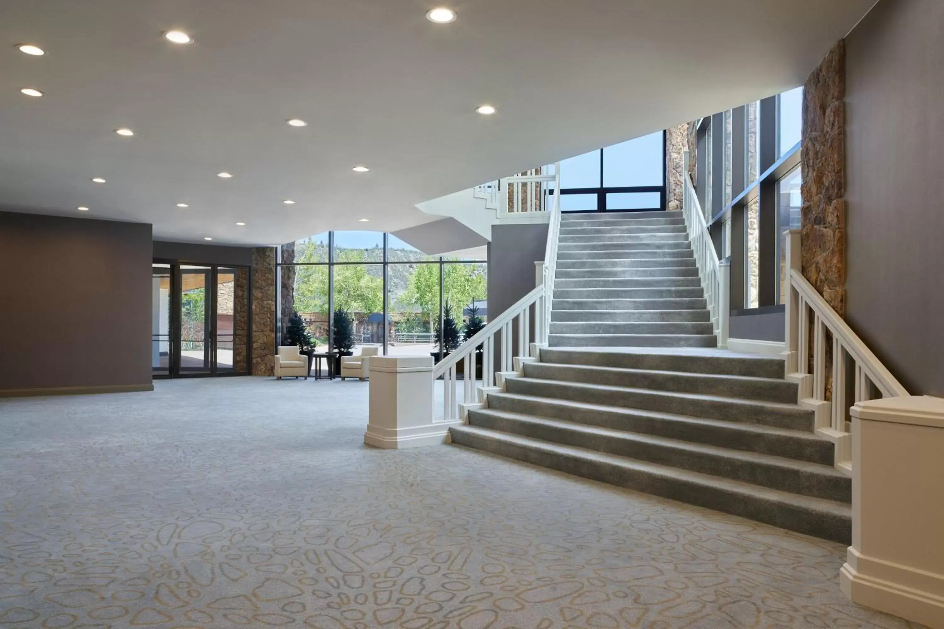 Meeting/conference room in Viewline Resort Snowmass, Autograph Collection