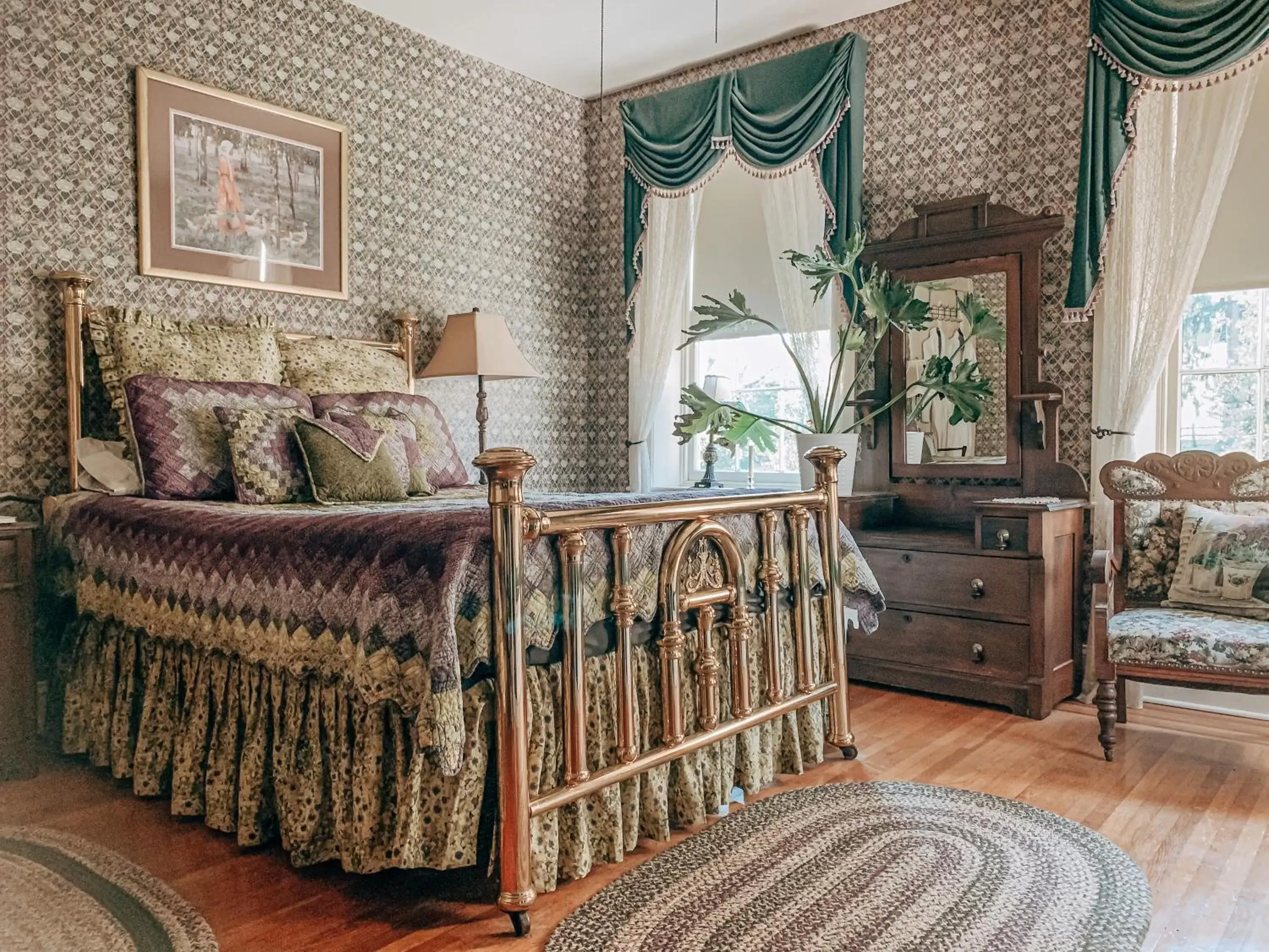 Bed, Seating Area in The Emig Mansion