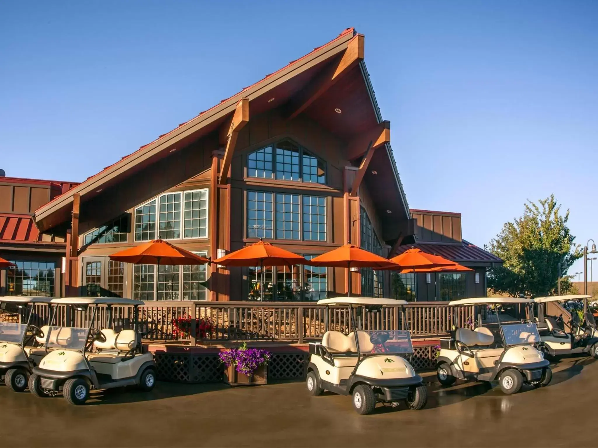 Golfcourse, Property Building in Coeur D'Alene Casino Resort Hotel