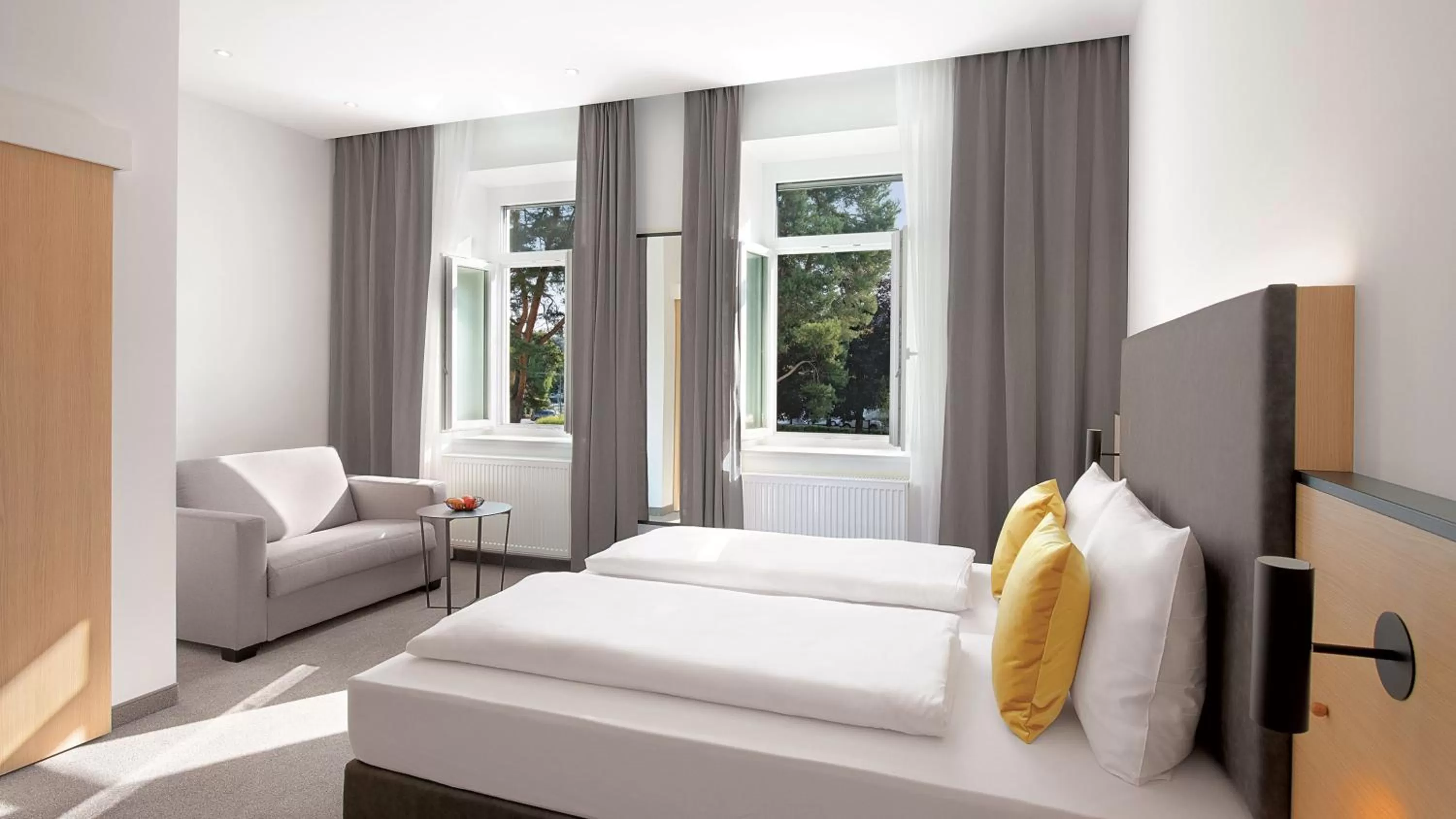 Photo of the whole room, Bed in Stadthotel Oberndorf