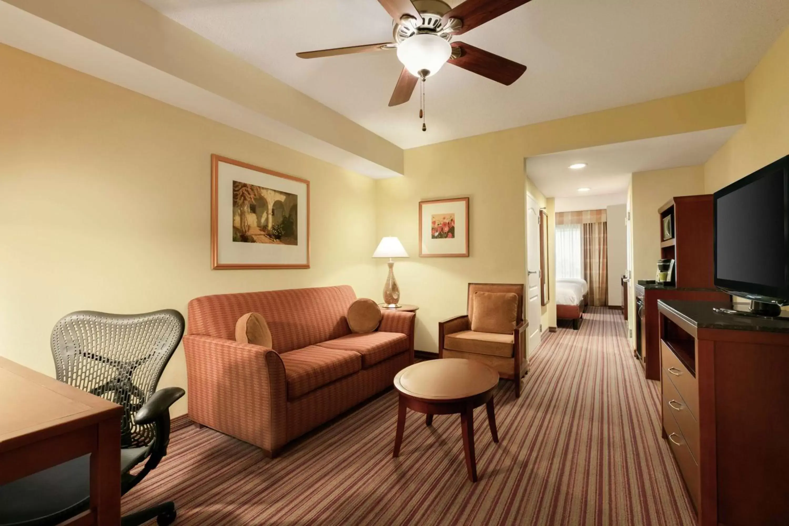 Bedroom, Seating Area in Hilton Garden Inn Fort Myers Airport/FGCU