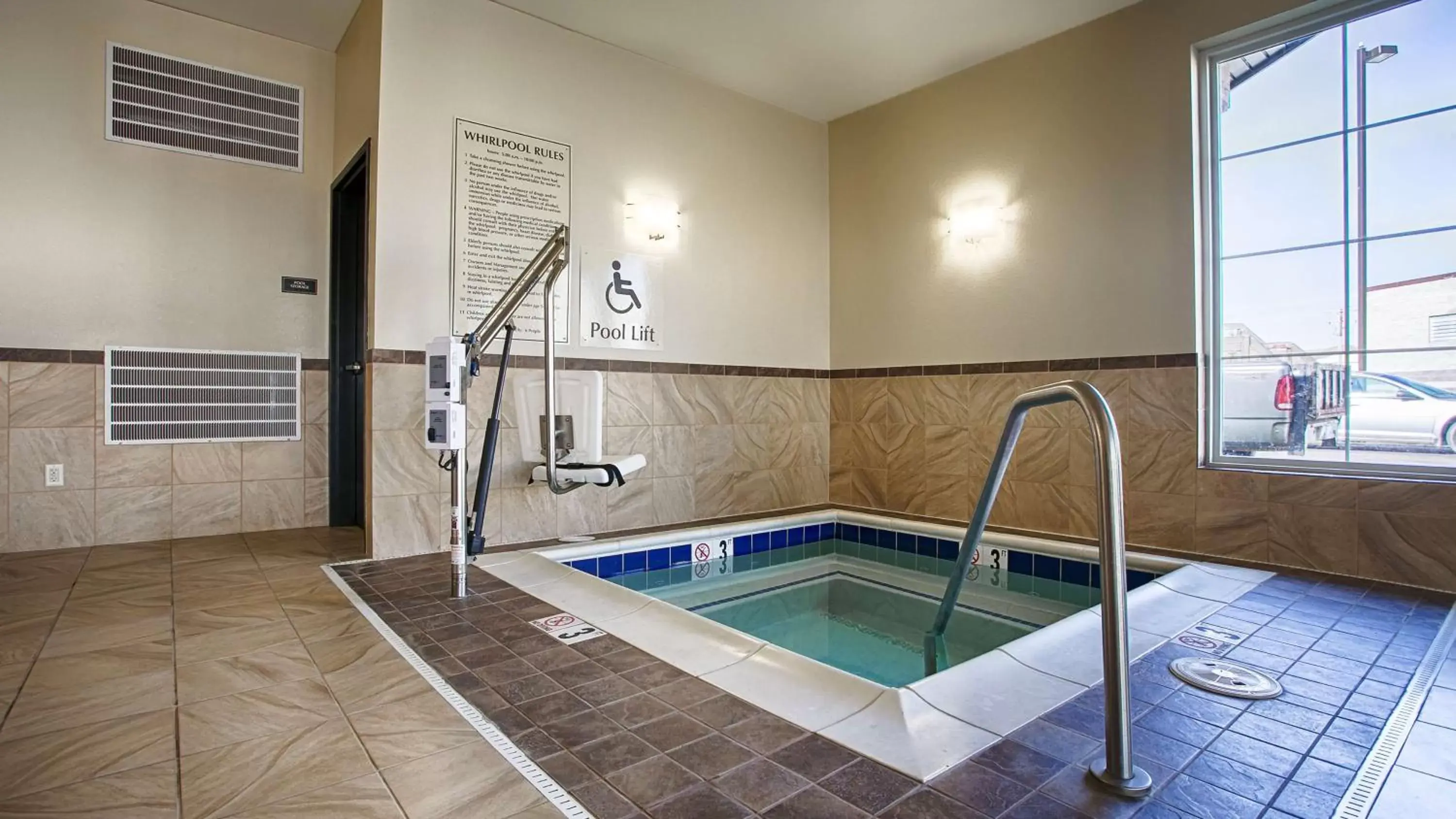 On site, Swimming Pool in Best Western Shelby Inn & Suites