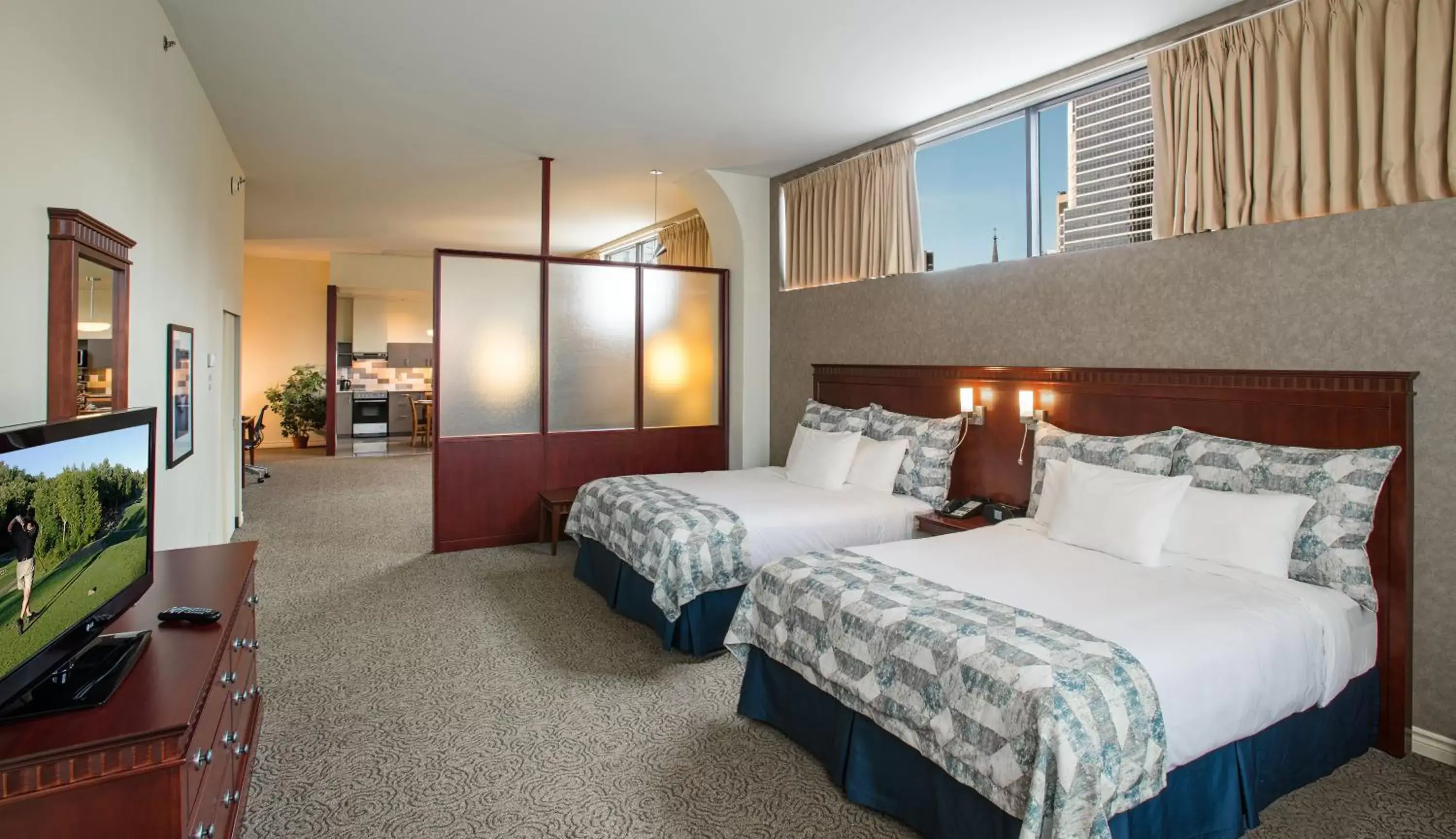 Bedroom, Bed in Le Square Phillips Hôtel & Suites