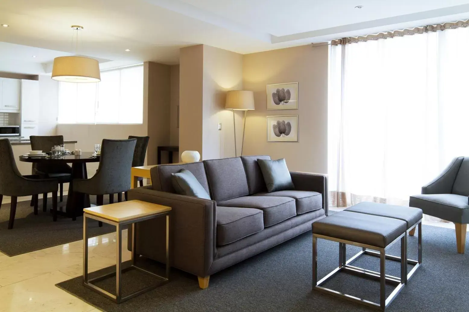 Living room in Pennsylvania Suites Living room in Pennsylvania Suites