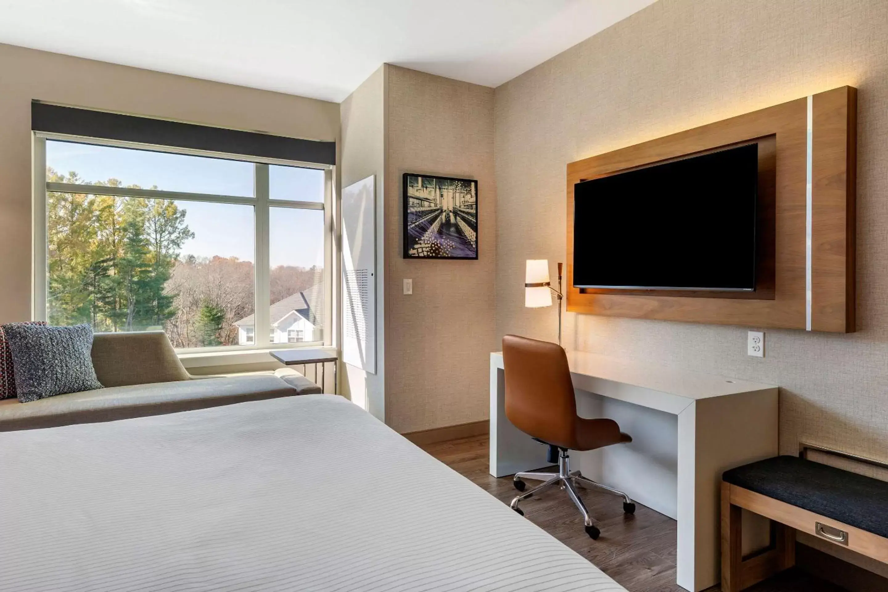 Standard King Room - Non Smoking in Cambria Hotel Manchester South Windsor Standard King Room - Non Smoking in Cambria Hotel Manchester South Windsor