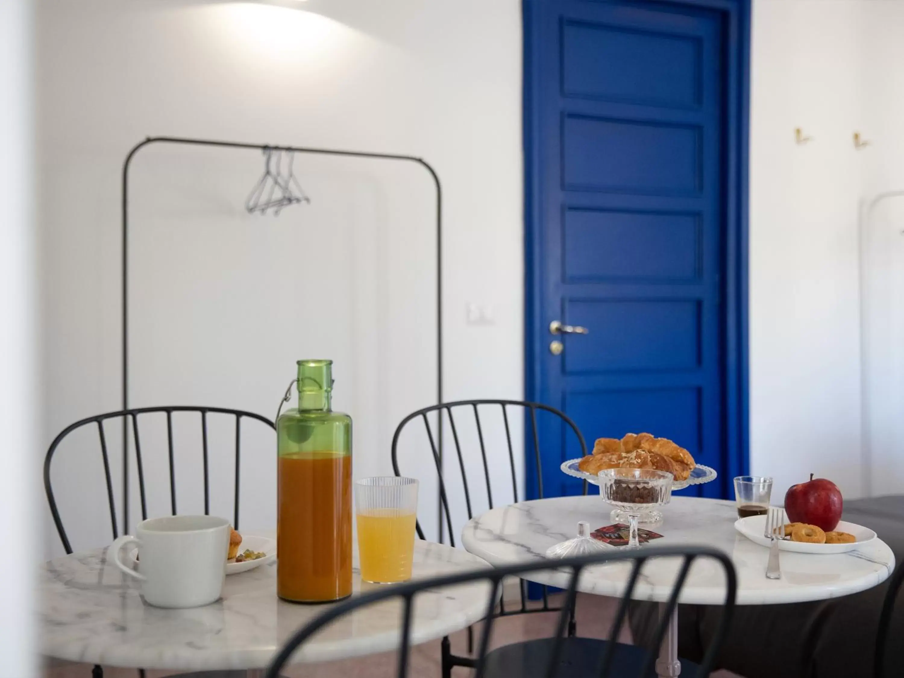 Photo of the whole room, Breakfast in Salotto Borbonico