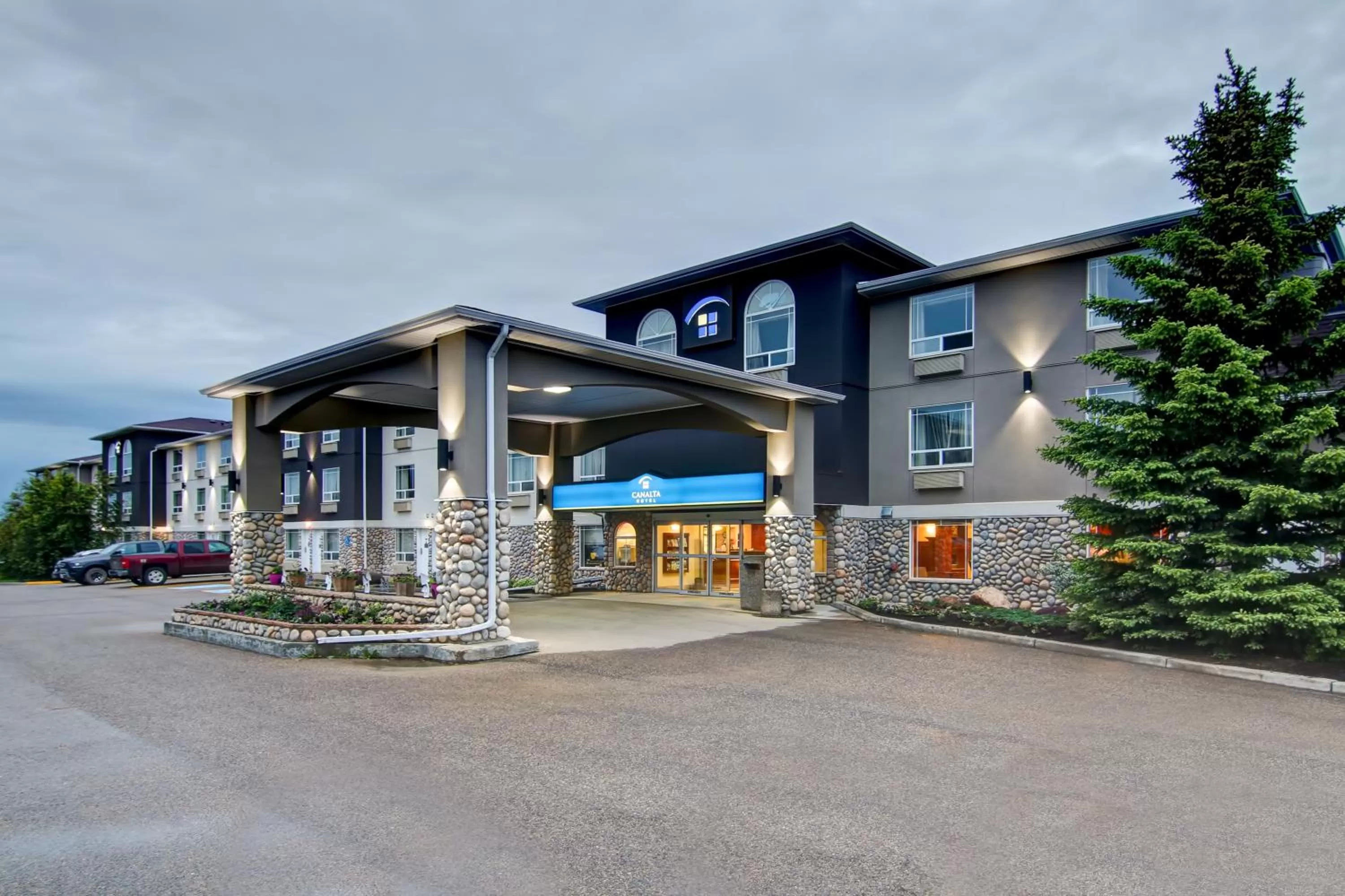 Property building in Canalta Rocky Mountain House