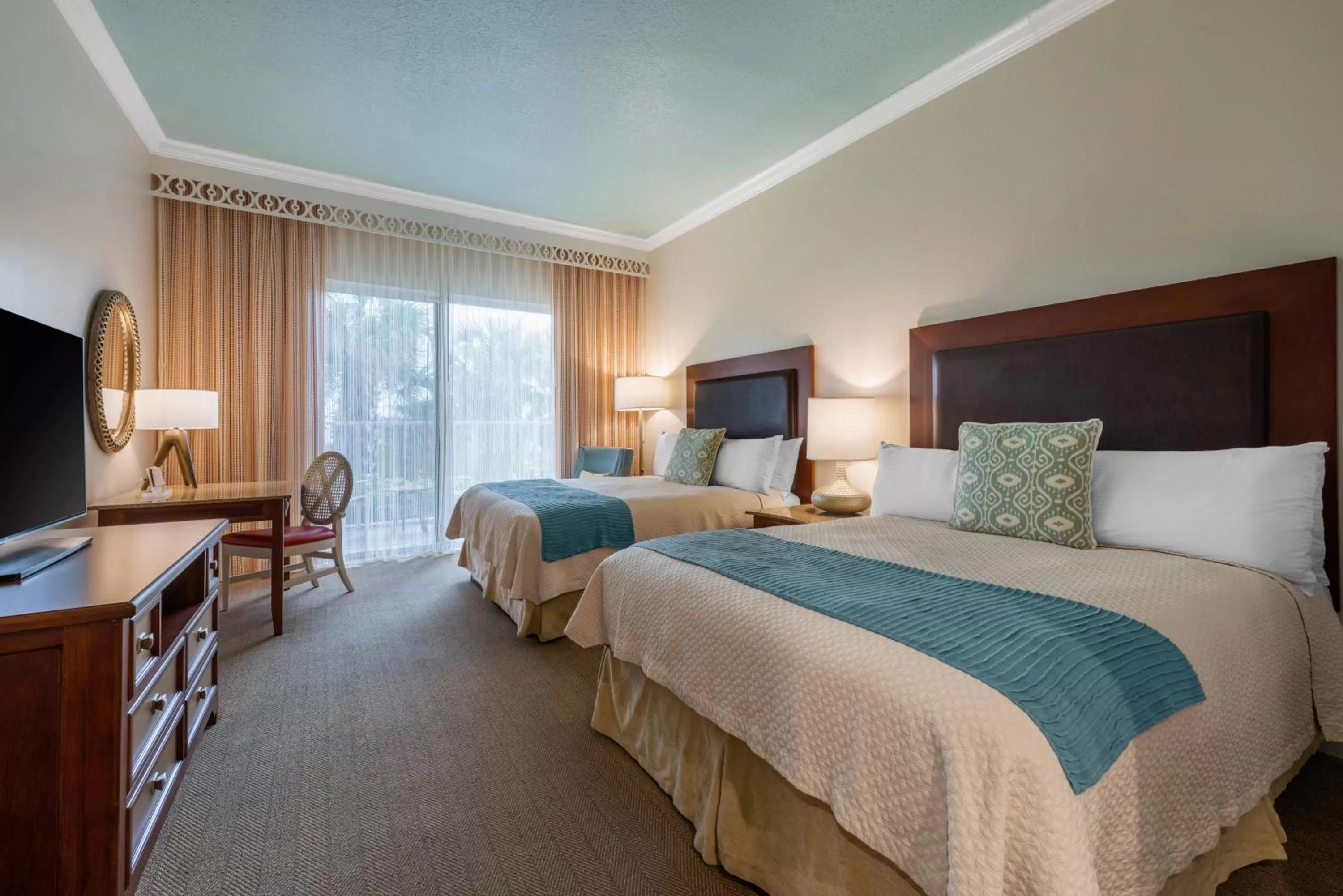 Bed in Omni Amelia Island Resort