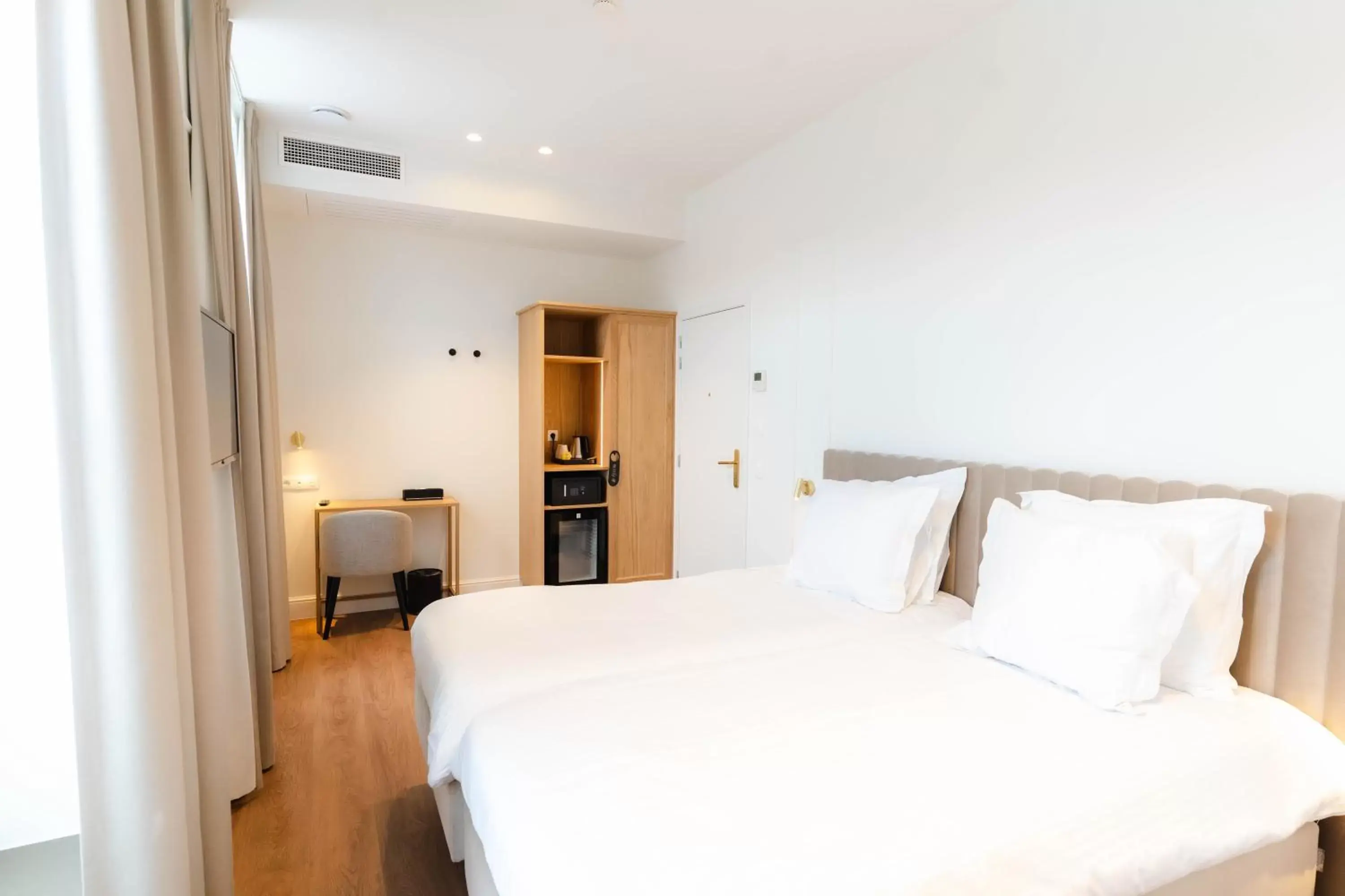 Deluxe Twin Room with Spa Access in Golden Tree Hotel Deluxe Twin Room with Spa Access in Golden Tree Hotel