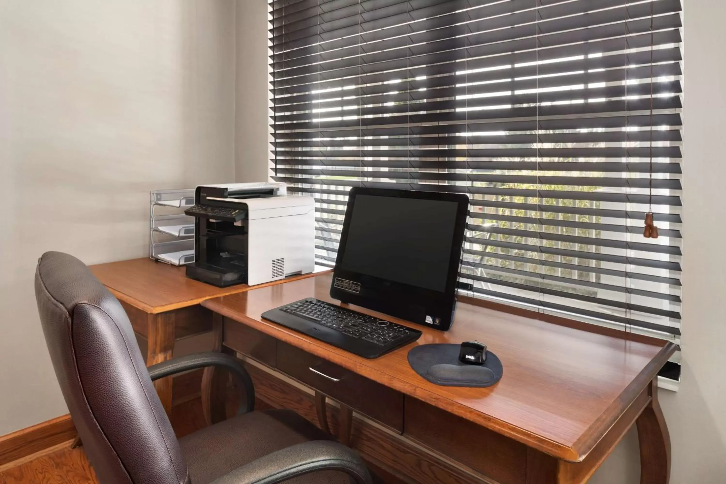 Business facilities in Country Inn & Suites by Radisson, Gettysburg, PA