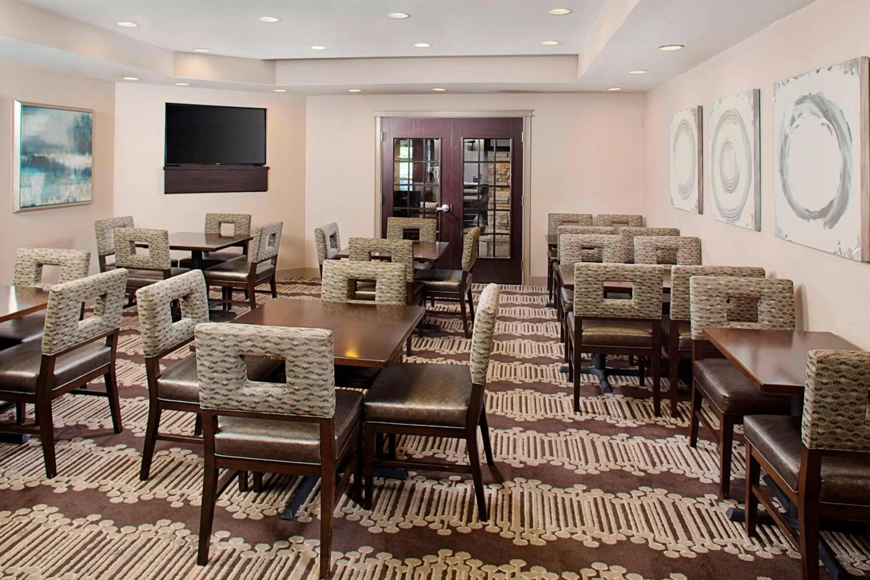 Restaurant/places to eat, Lounge/Bar in Residence Inn Worcester