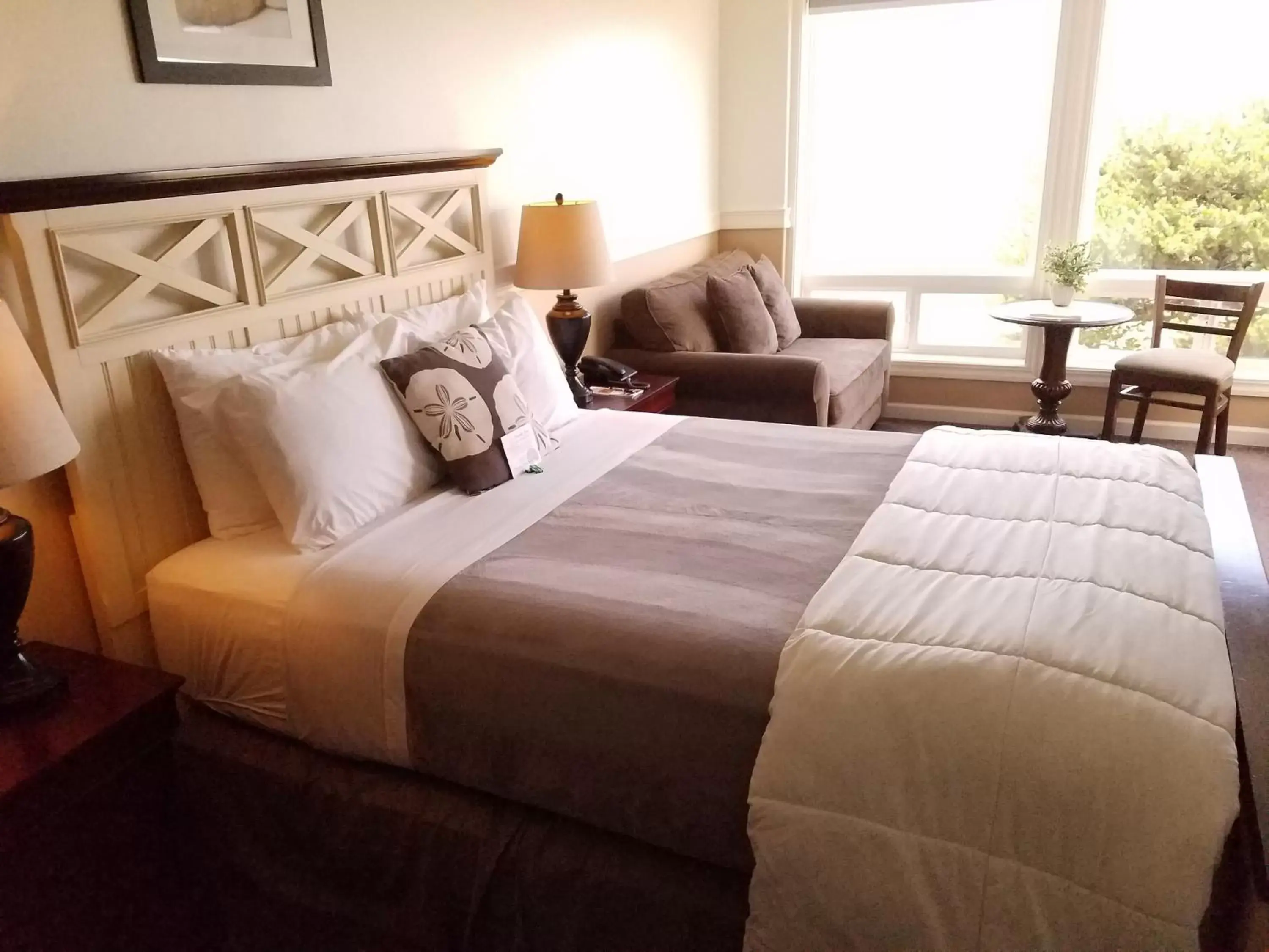 Bedroom, Bed in The Seaside Oceanfront Inn