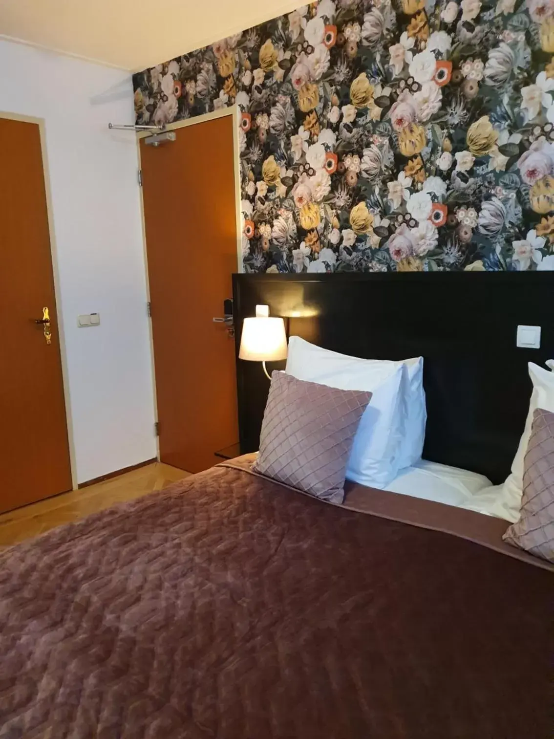 Bed in City Hotel Meppel