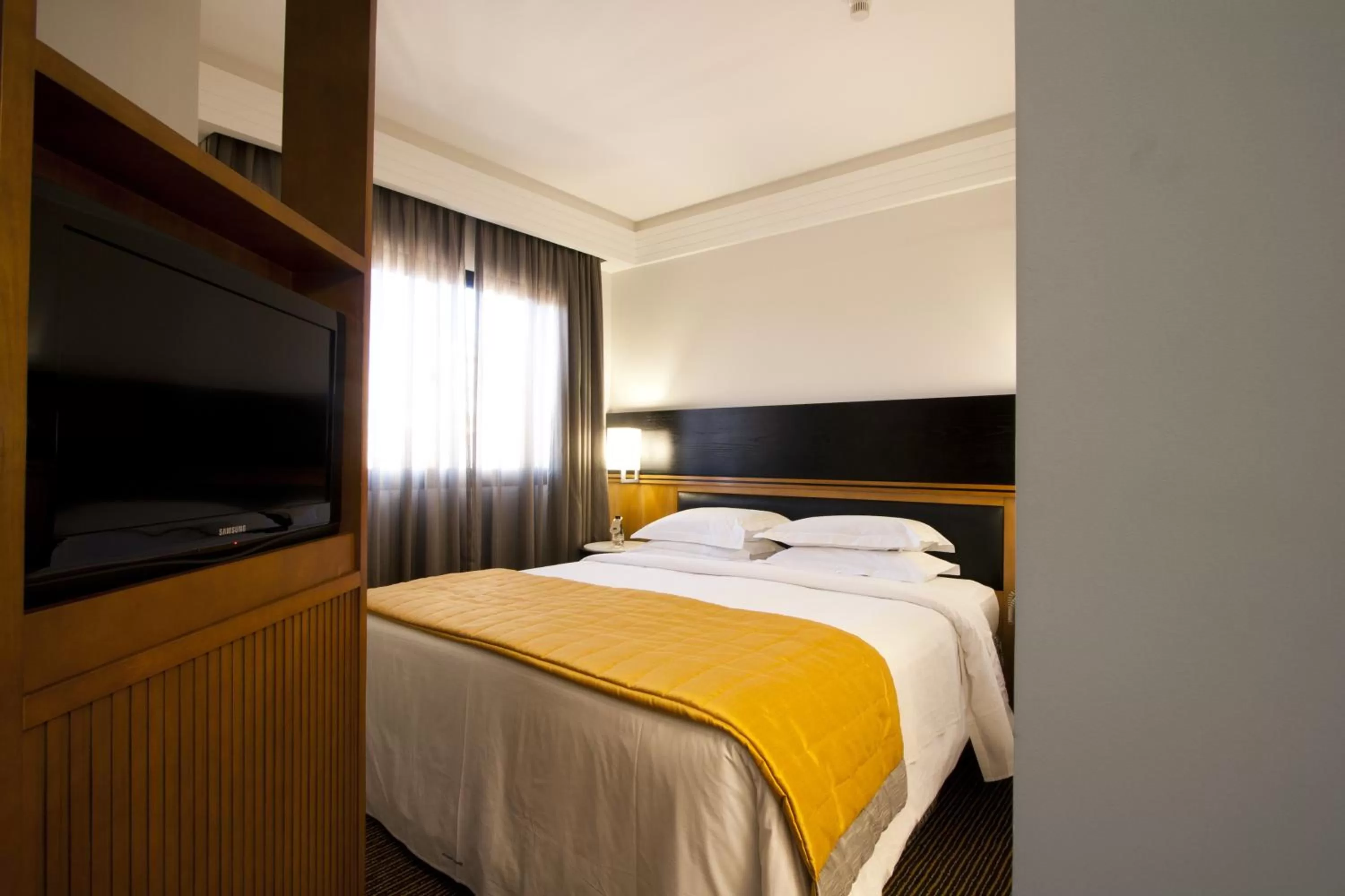 Queen Suite - single occupancy in Estanplaza International