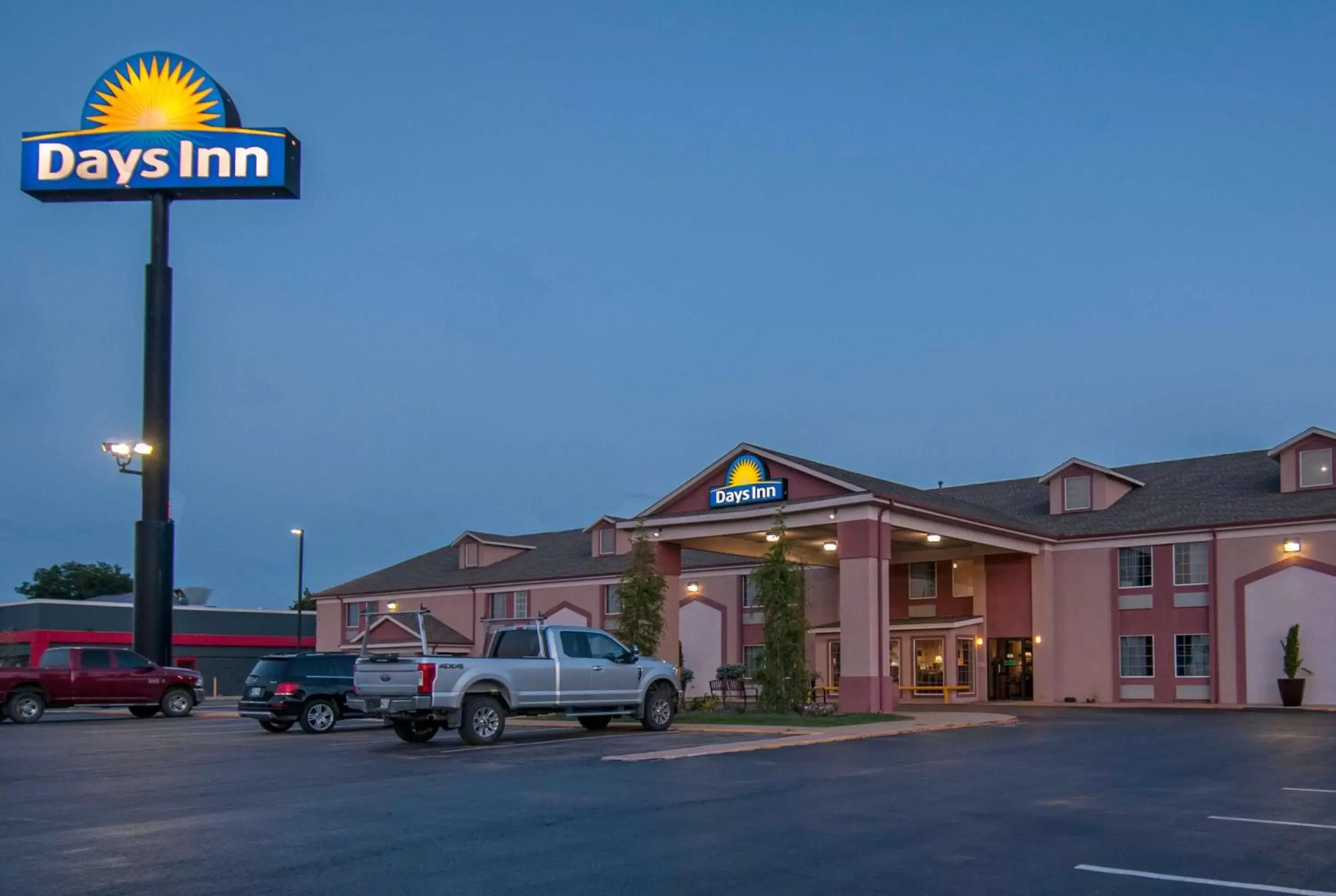 Property Building in Days Inn by Wyndham Pauls Valley