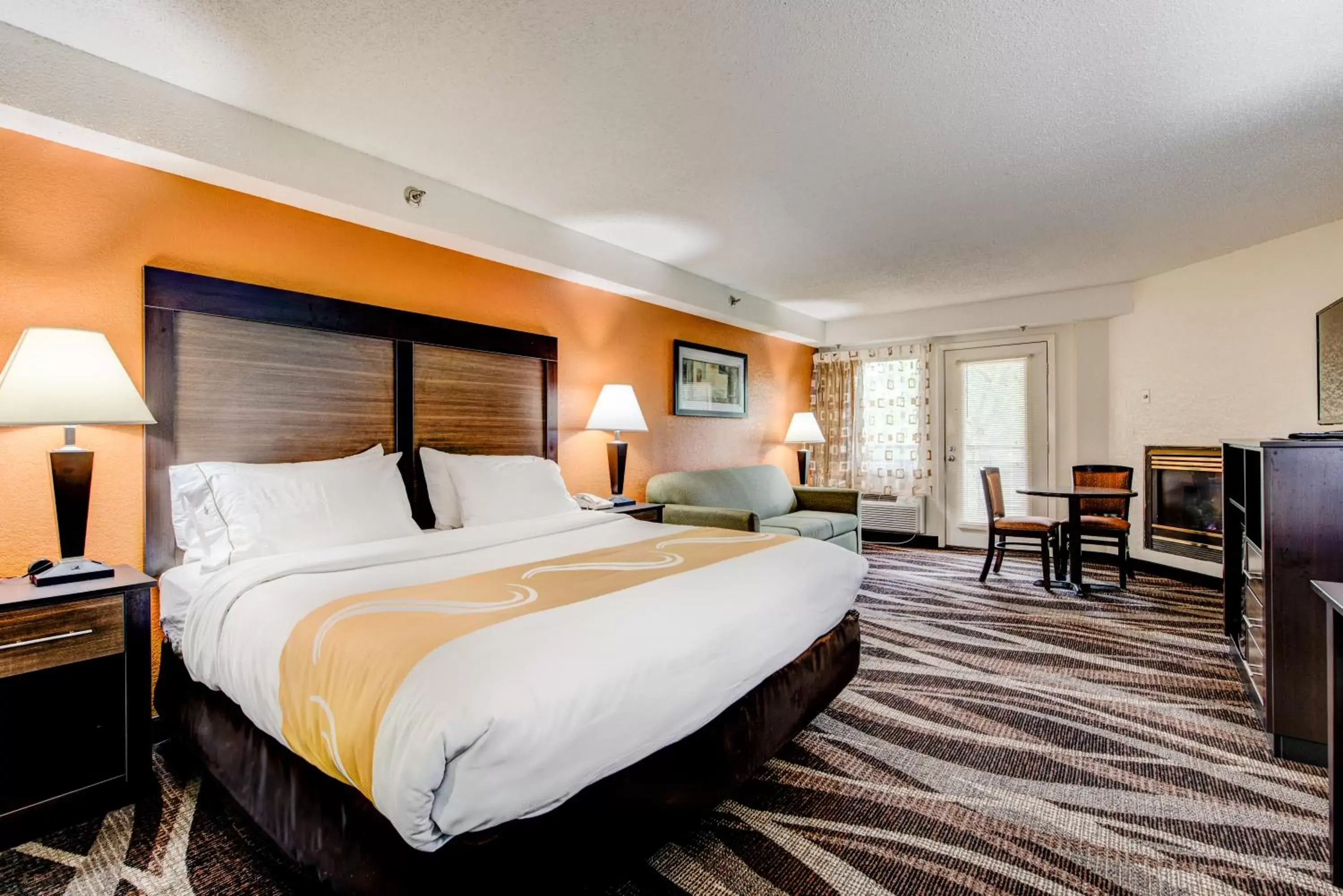 King Room - Accessible/Non-Smoking in Quality Inn Creekside - Downtown Gatlinburg