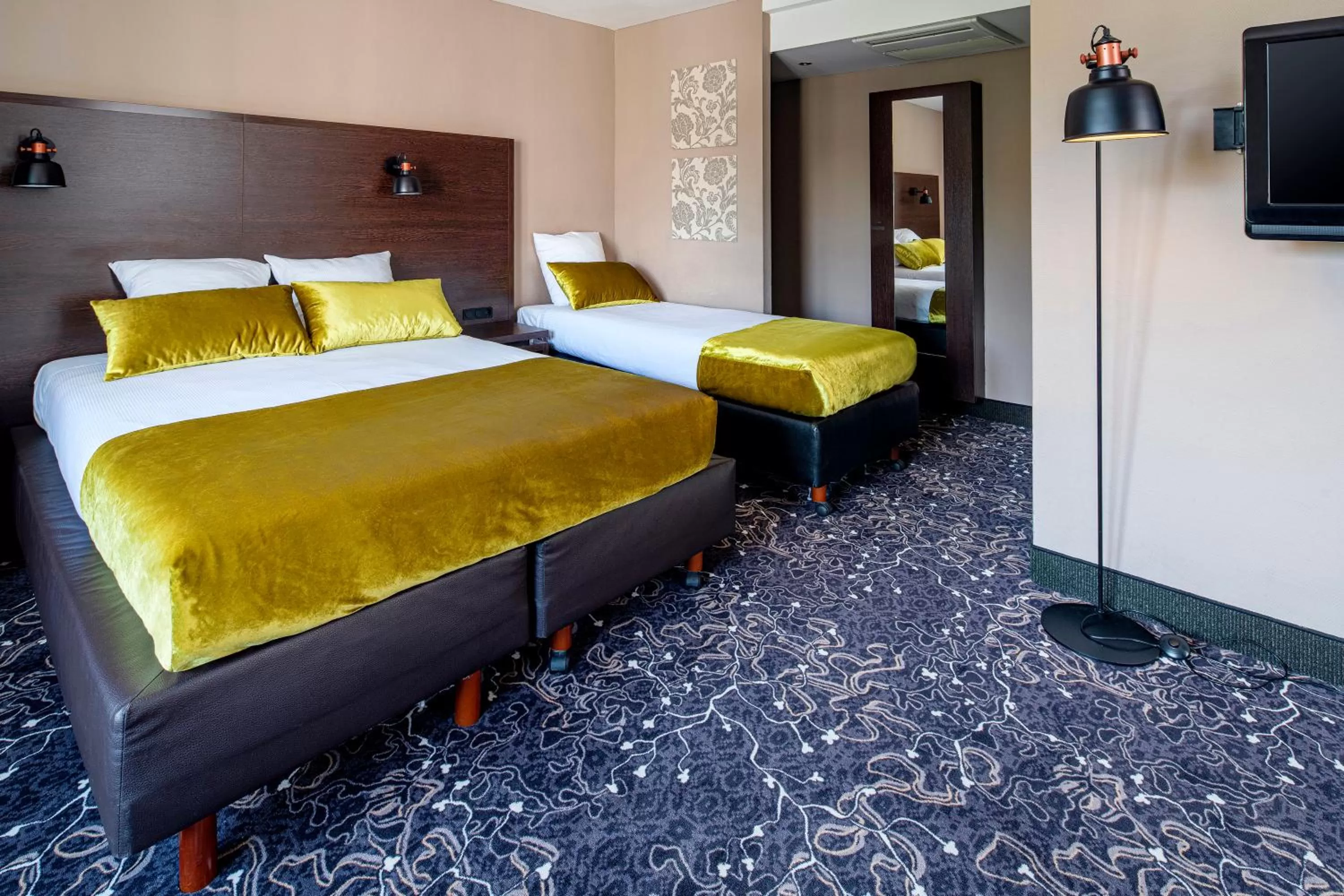 Photo of the whole room, Bed in The Alfred Hotel