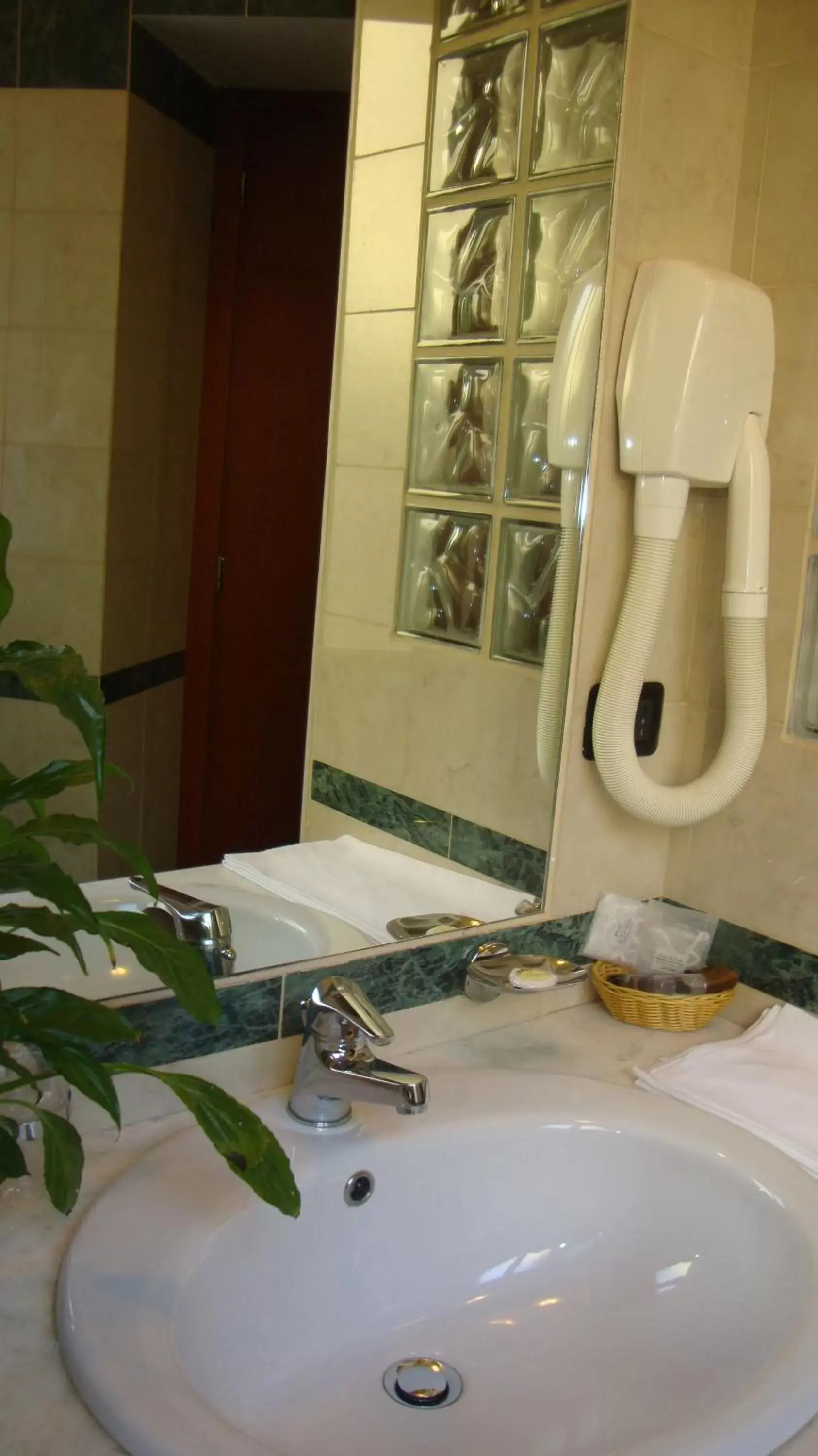 Toilet, Bathroom in Hotel Orlanda